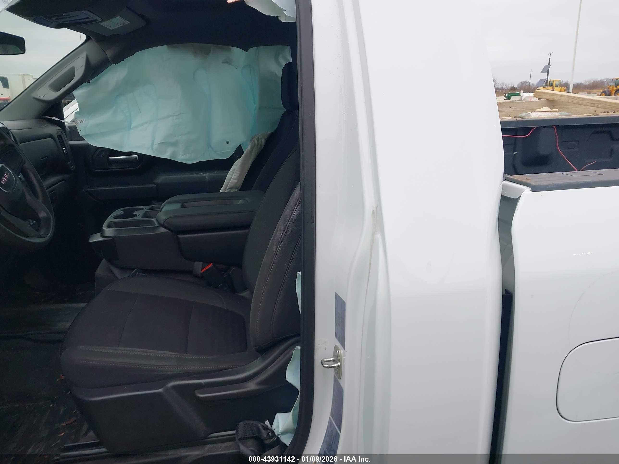 GMC SIERRA image 7