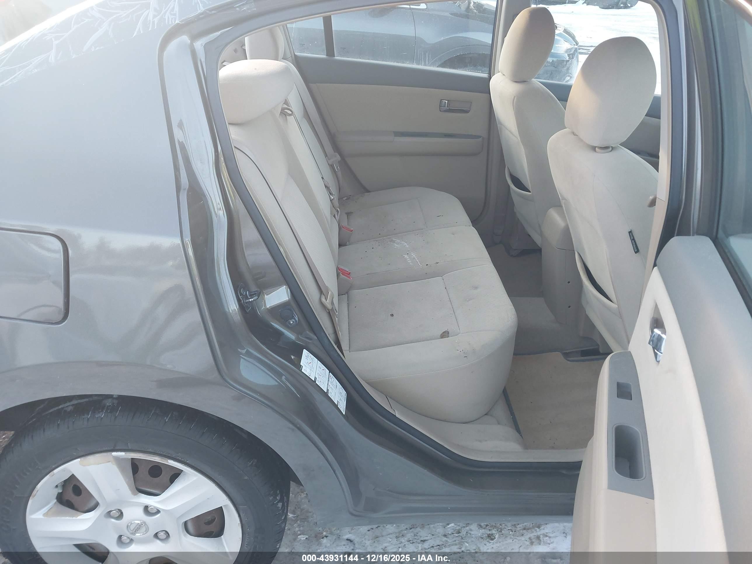 NISSAN SENTRA image 8