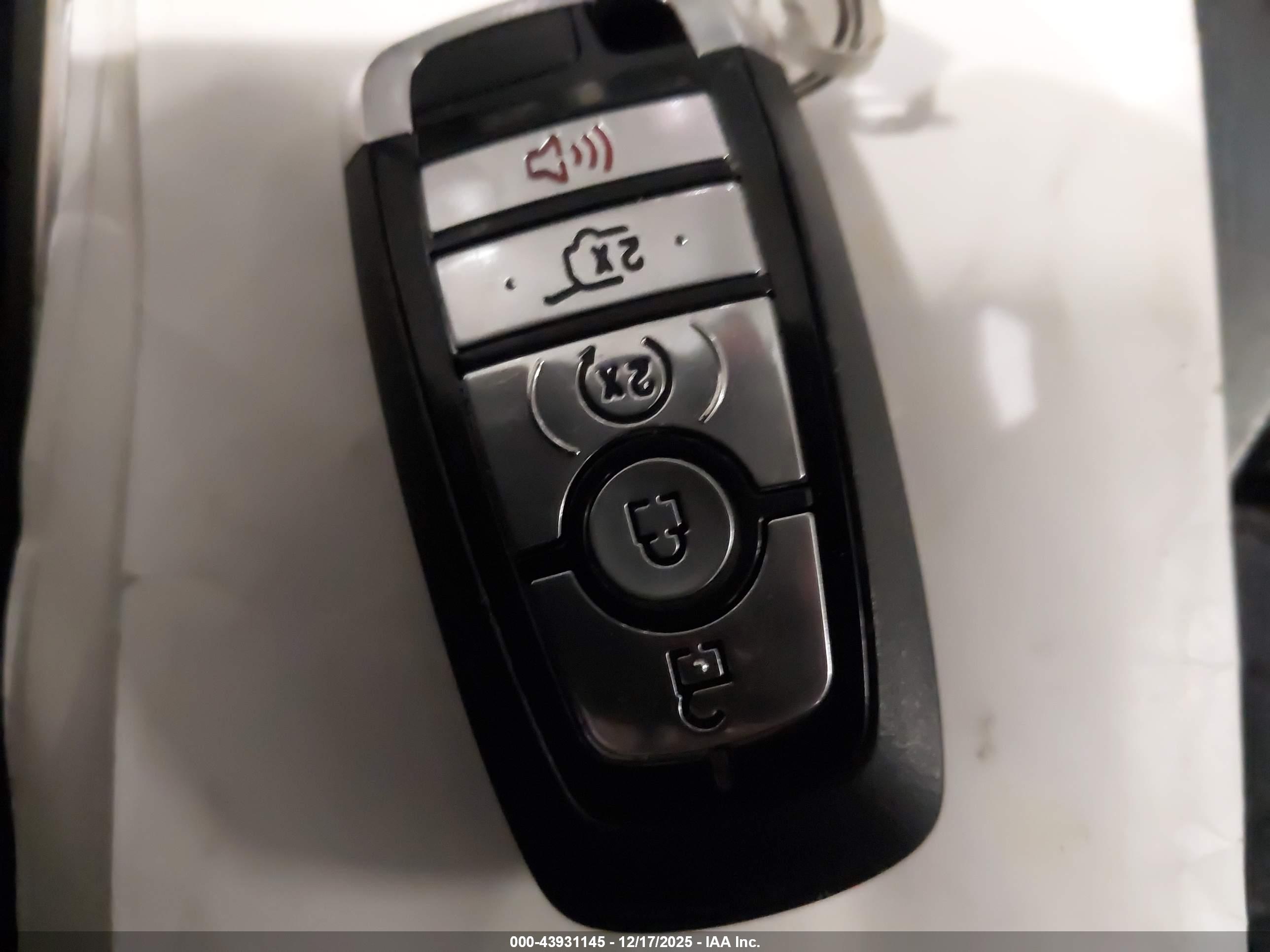 FORD EXPLORER image 11
