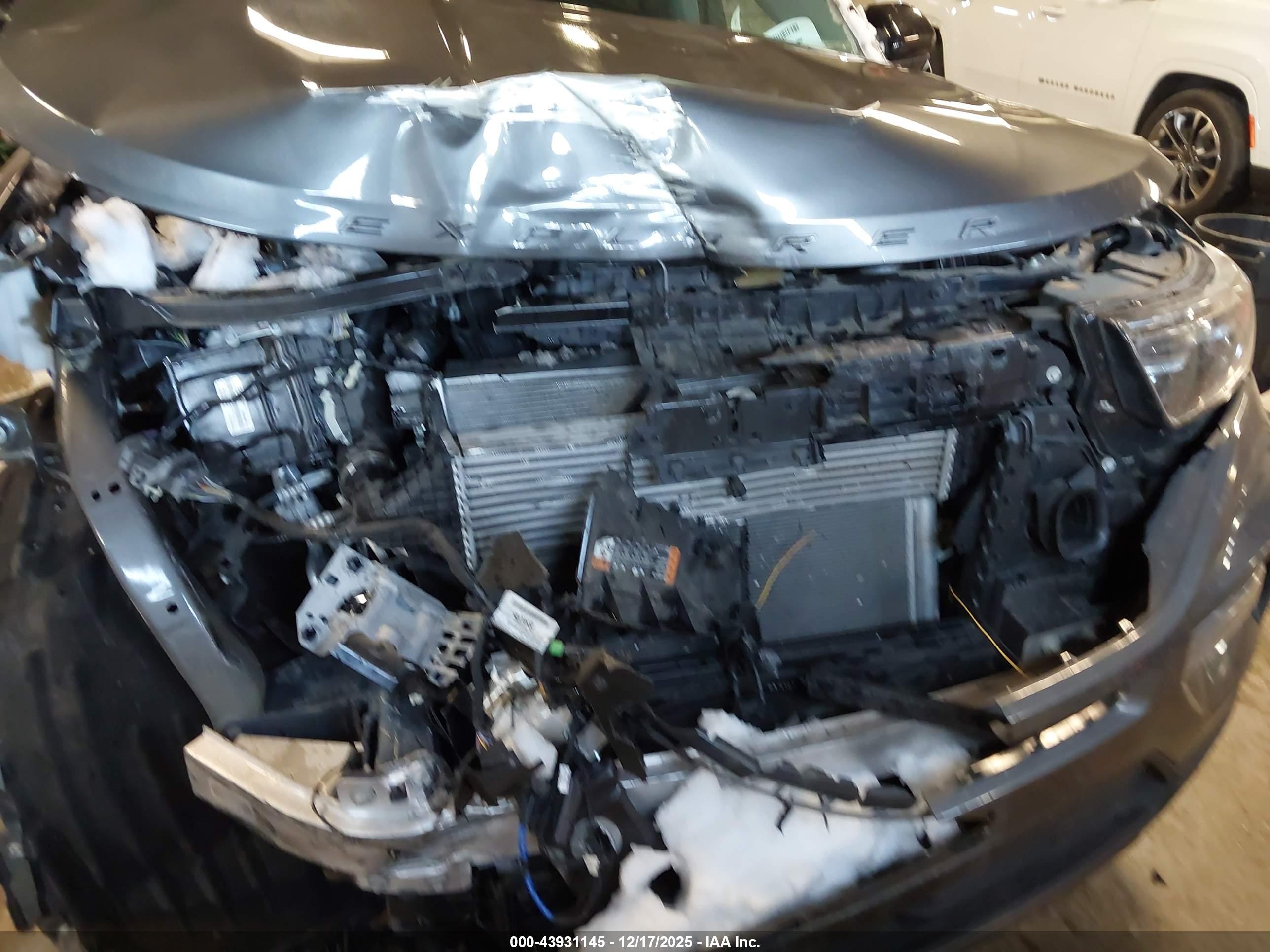 FORD EXPLORER image 6