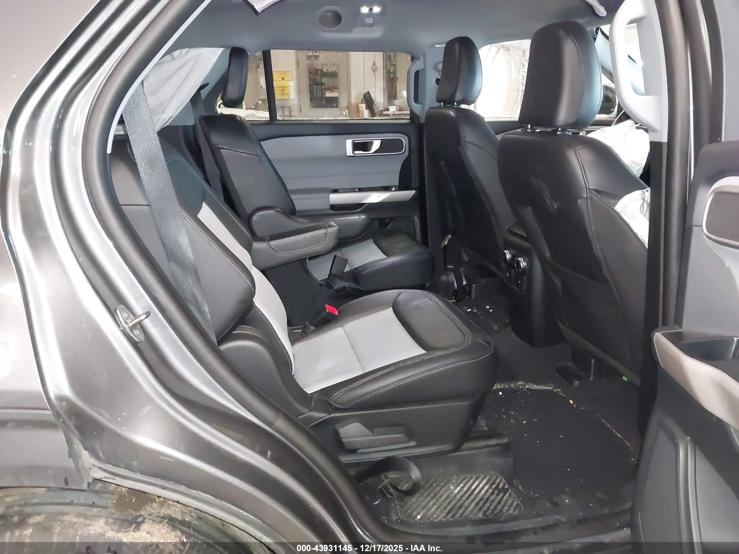 FORD EXPLORER image 8