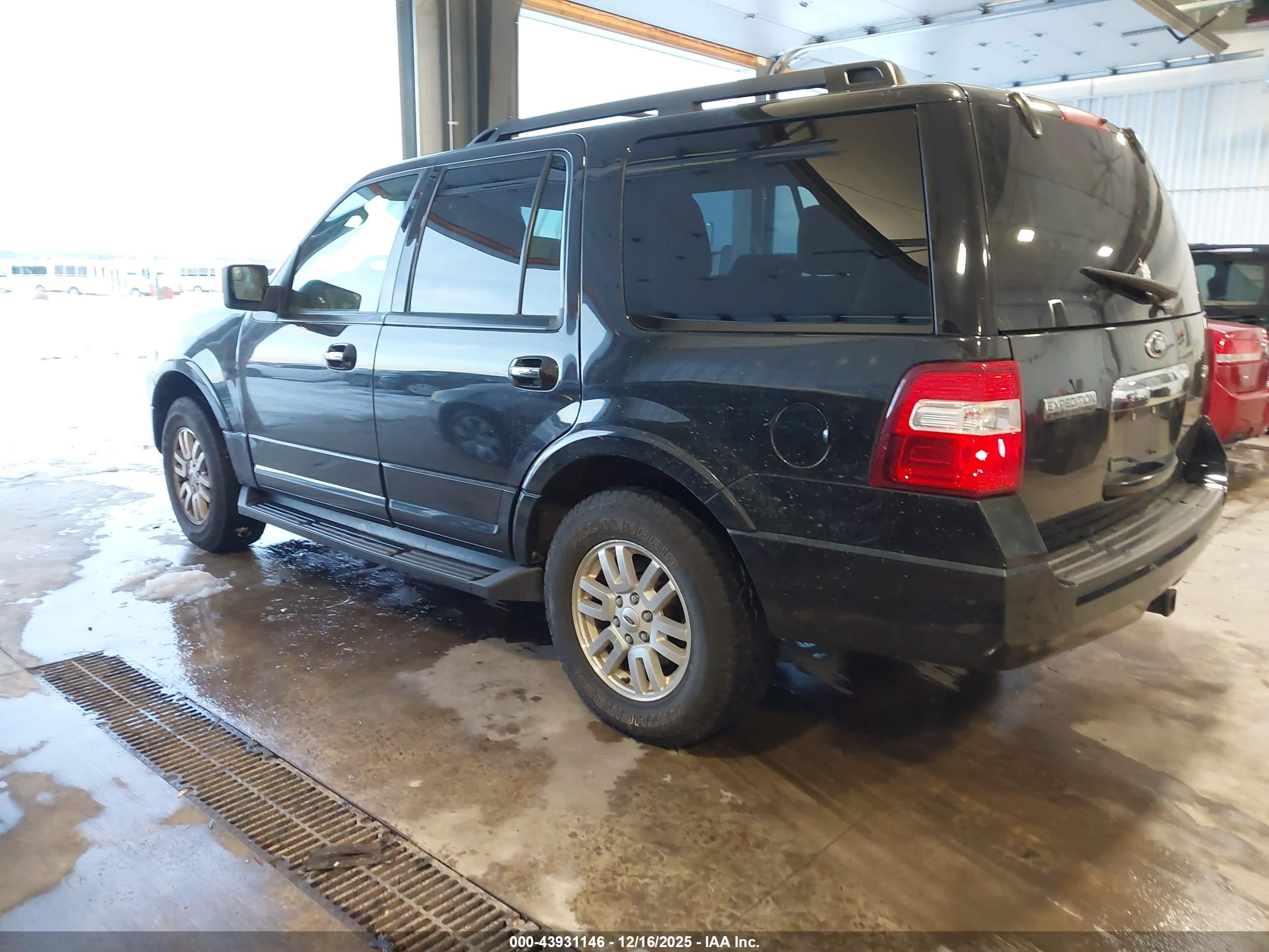 FORD EXPEDITION image 3