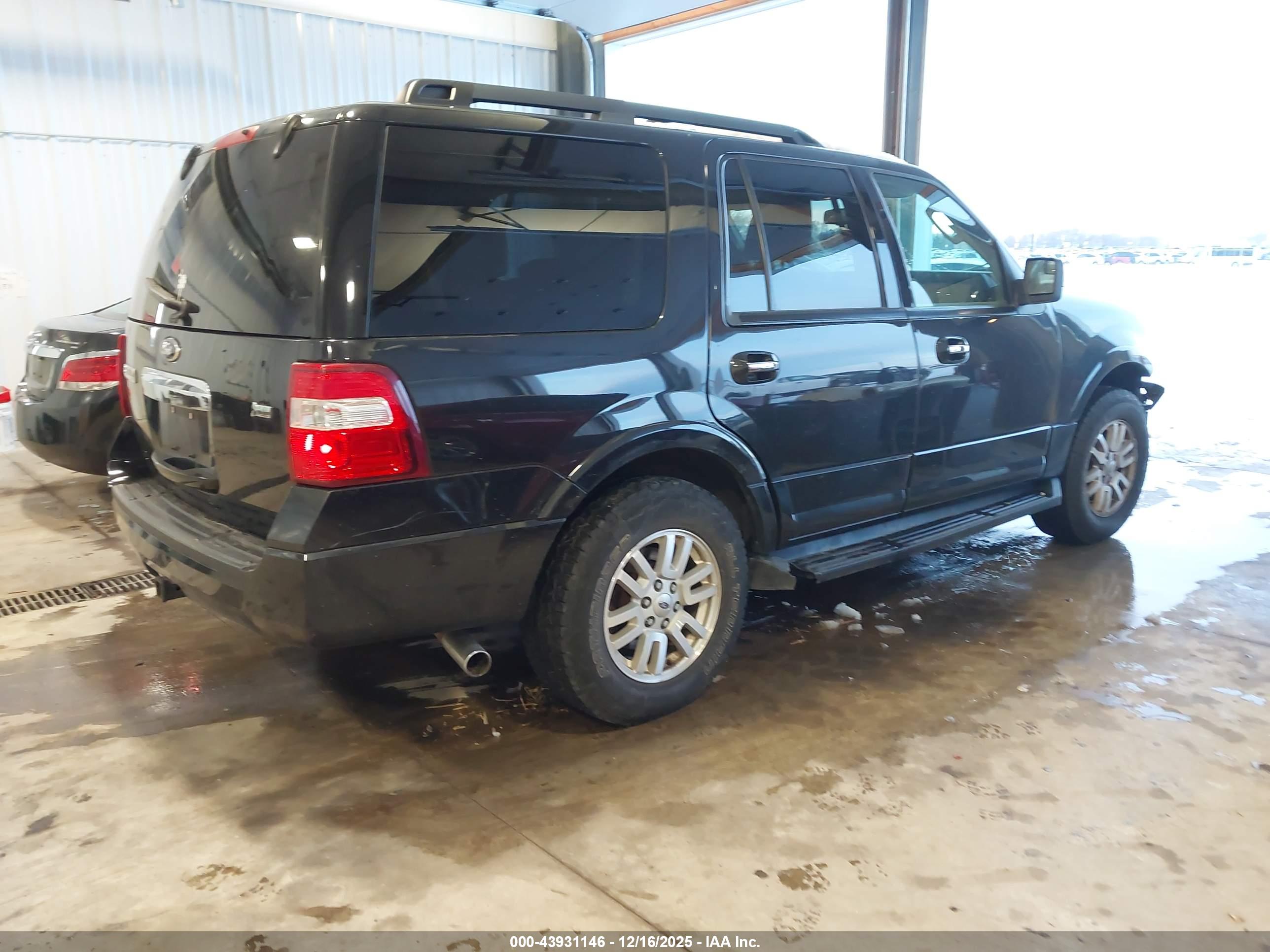 FORD EXPEDITION image 4
