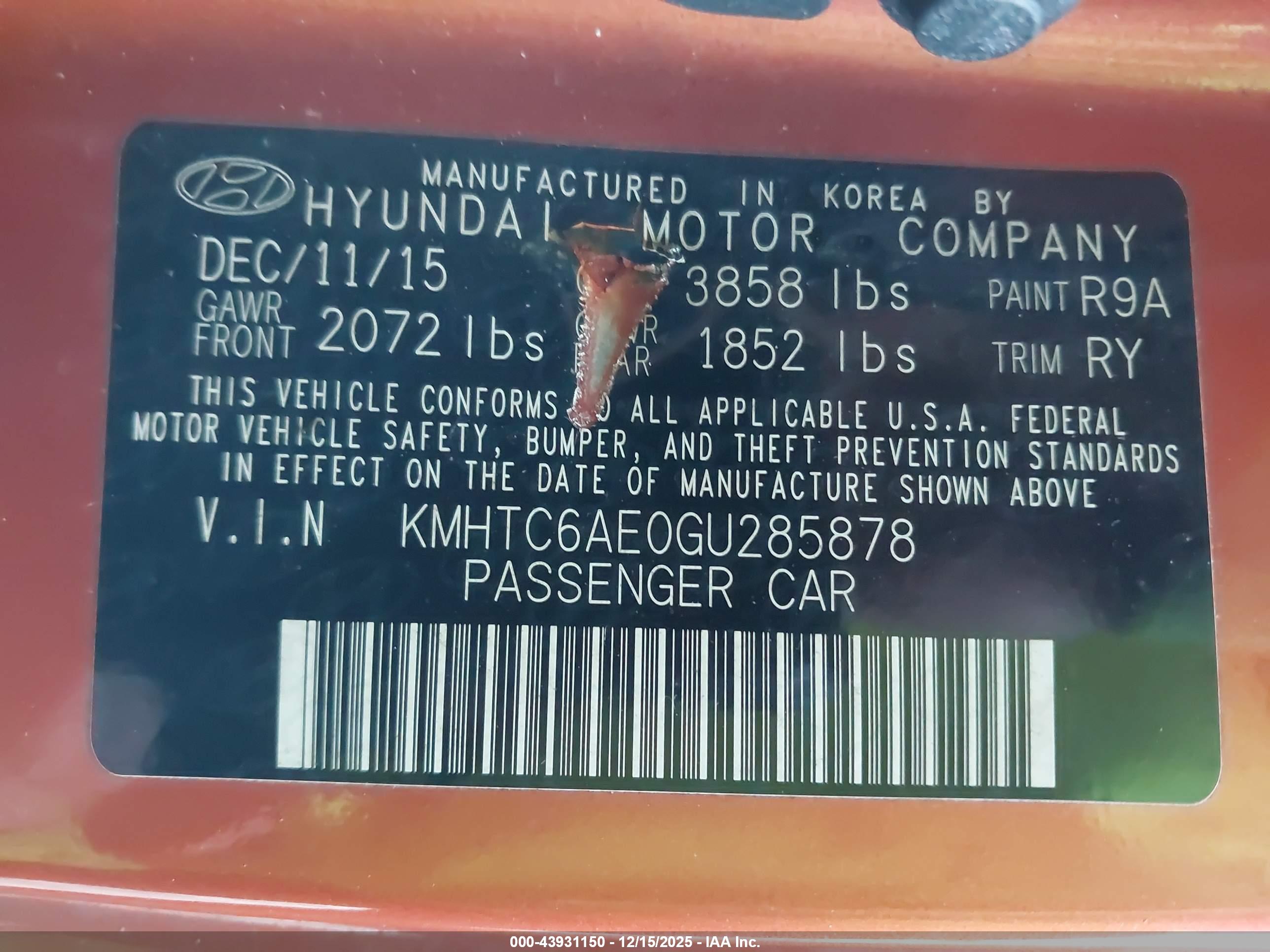 HYUNDAI VELOSTER image 9