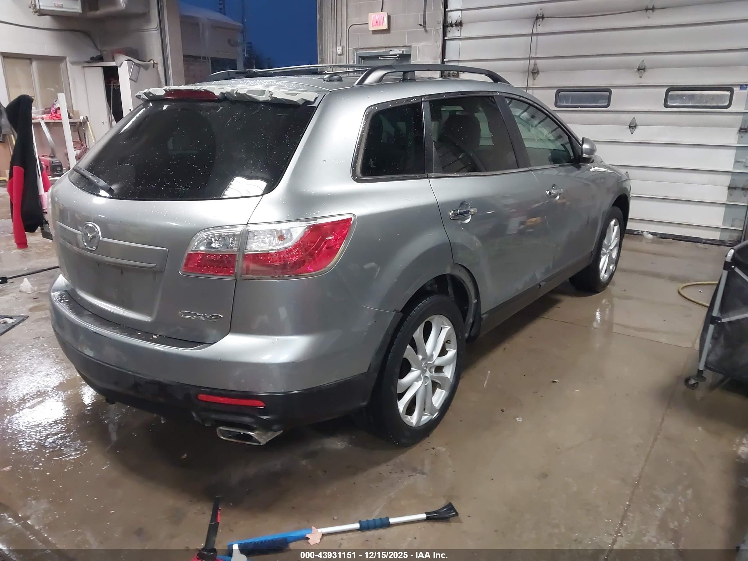 MAZDA CX-9 image 4