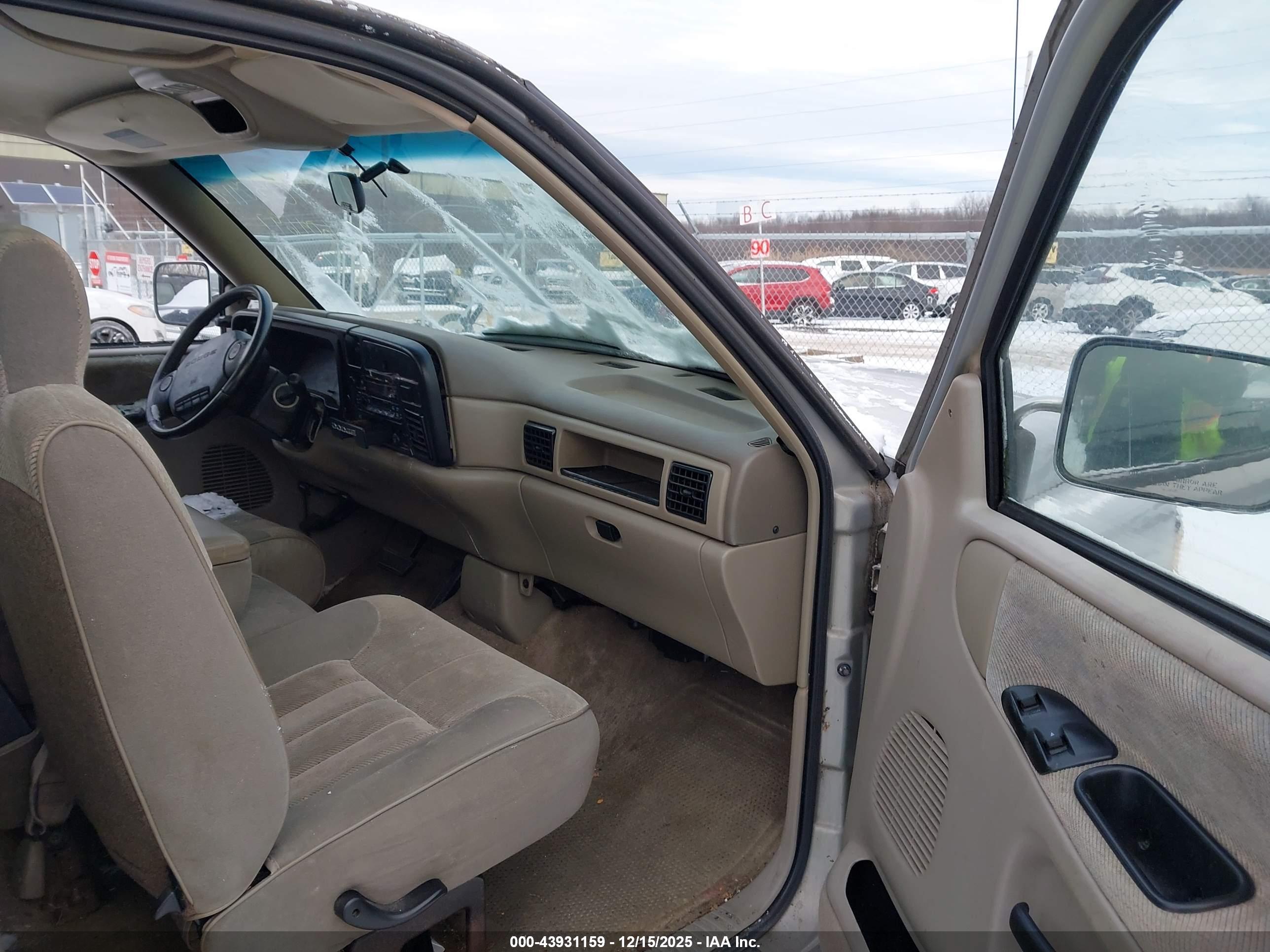 DODGE RAM image 5