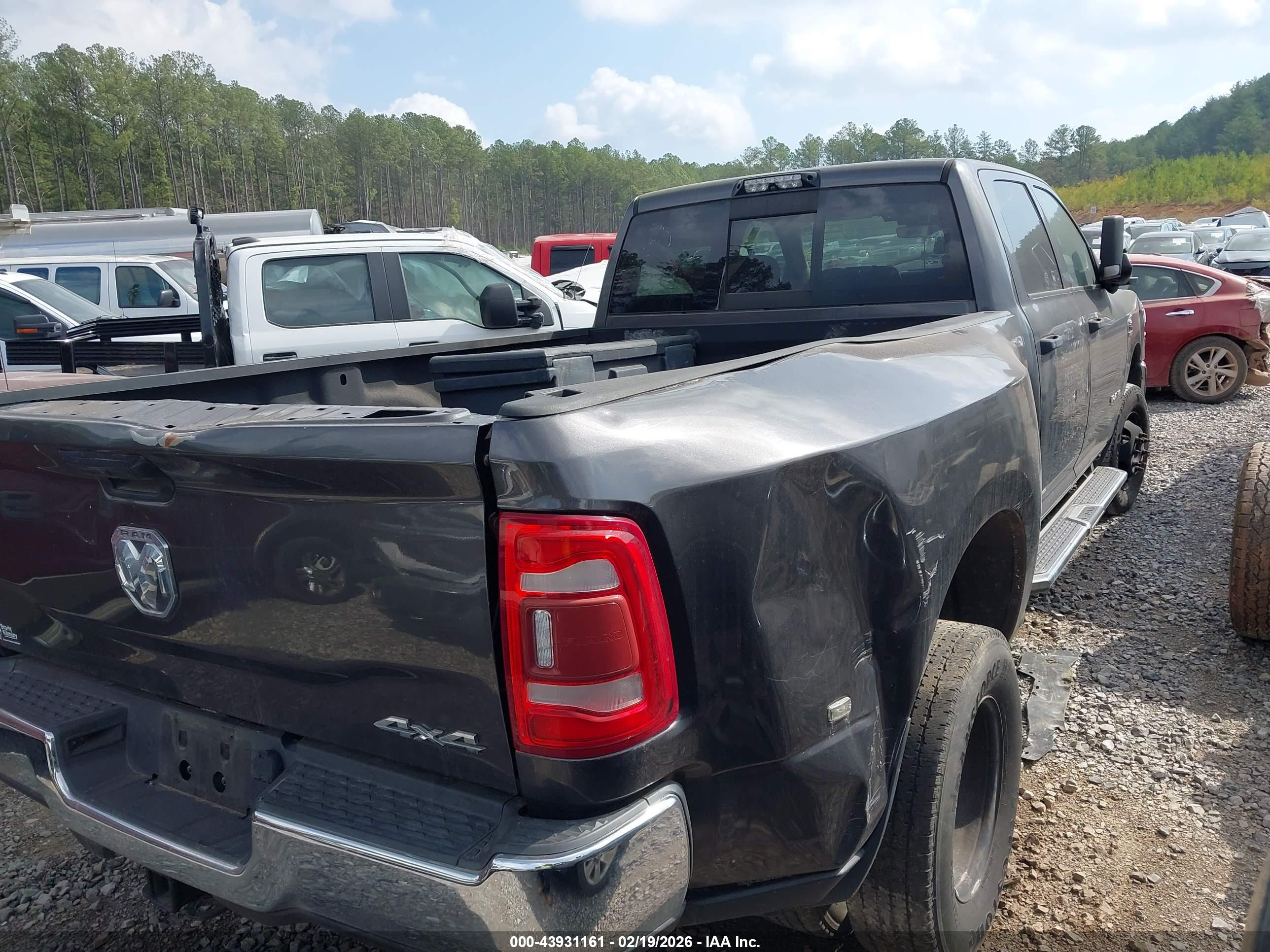 RAM 3500 image 4