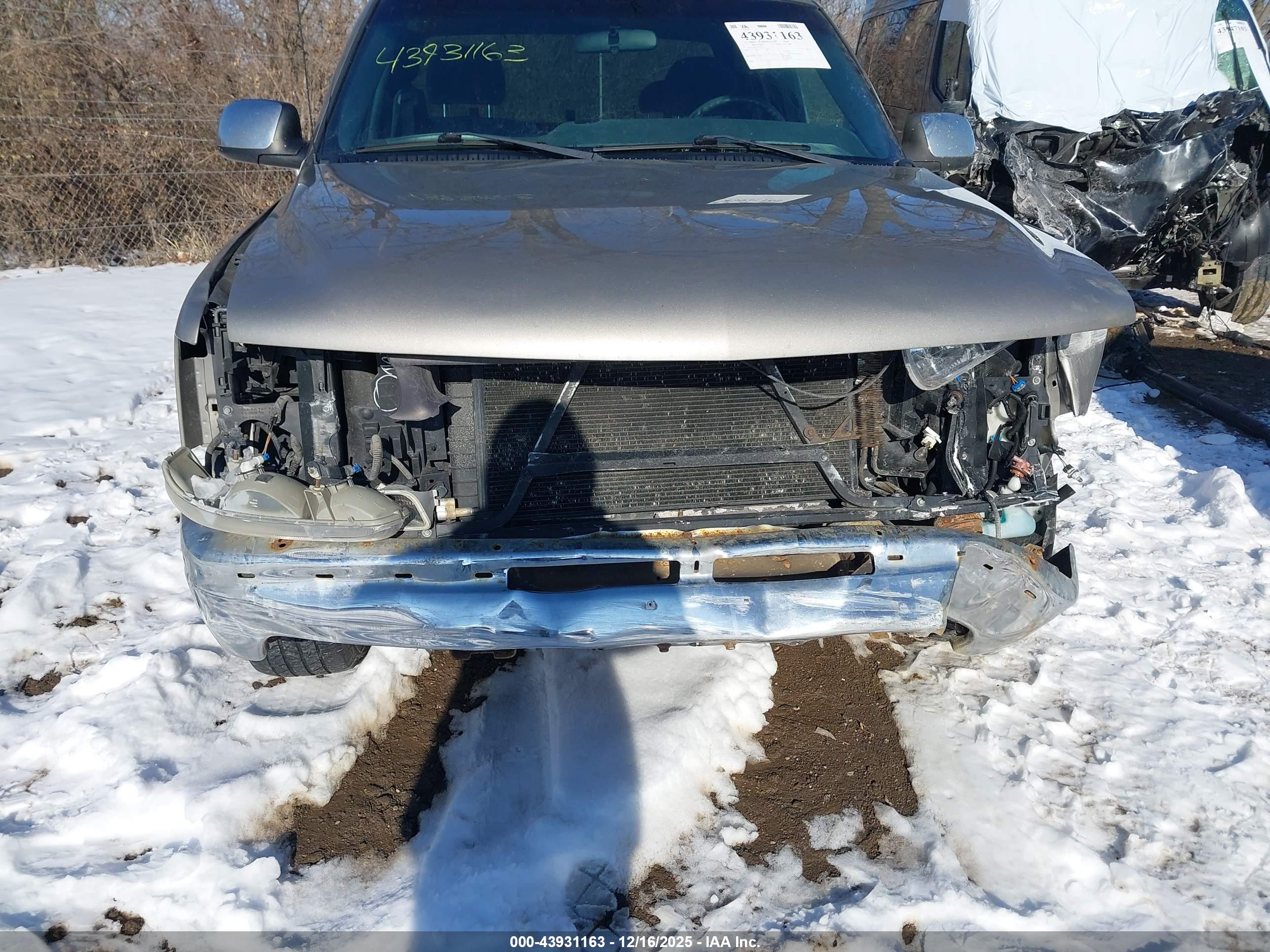 CHEVROLET SILVERADO image 6