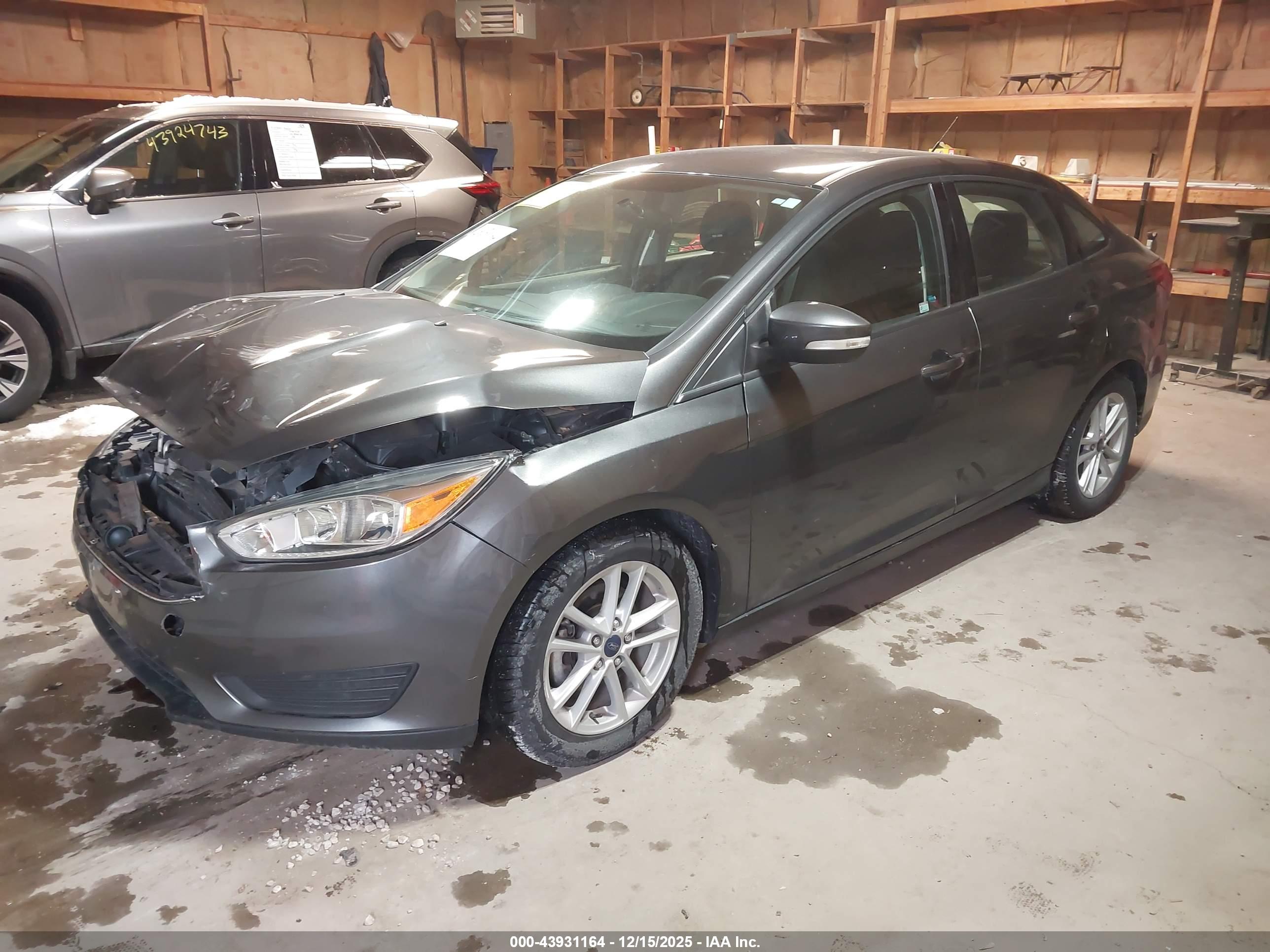 FORD FOCUS image 2