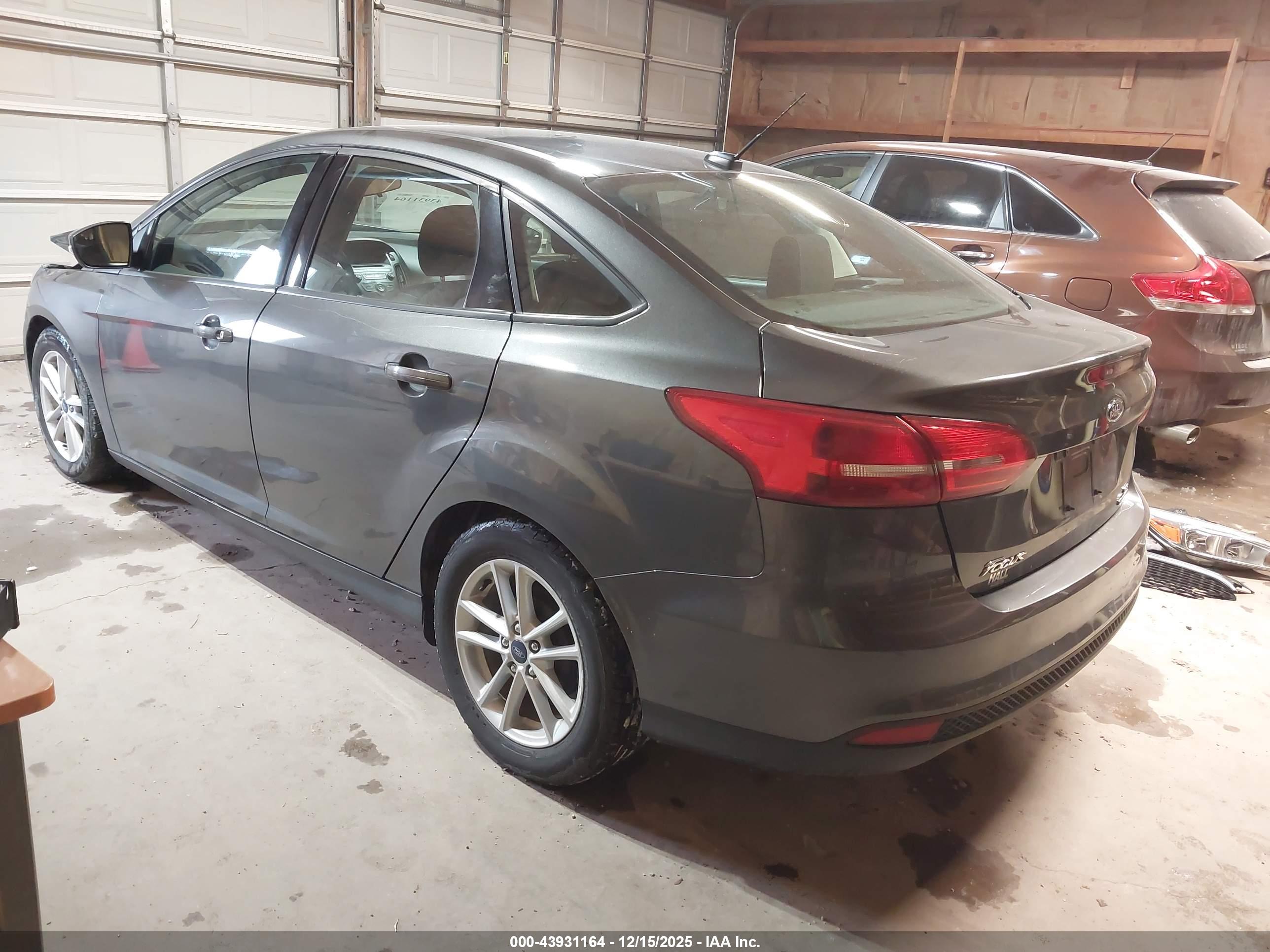 FORD FOCUS image 3