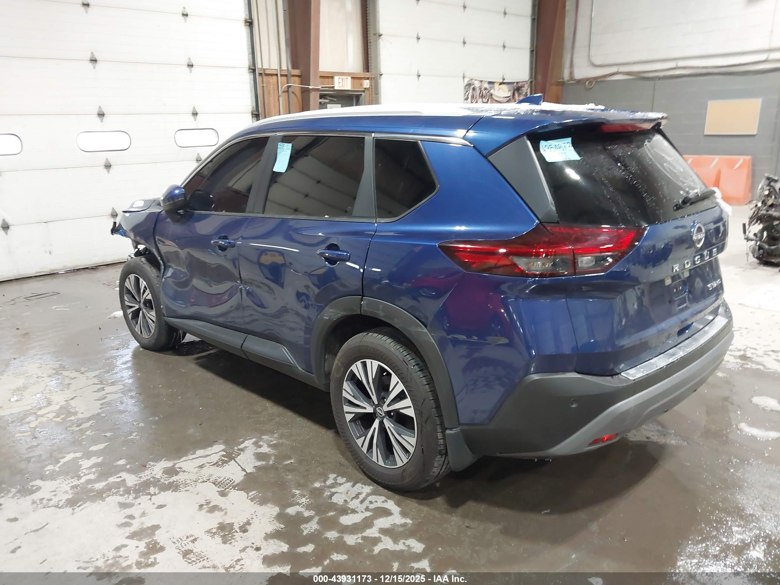 NISSAN ROGUE image 3