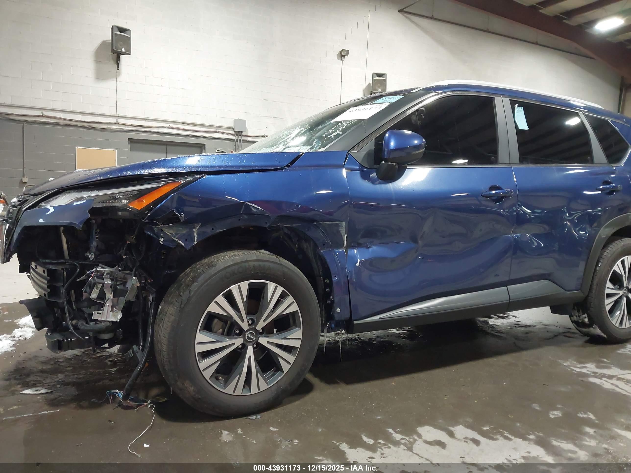 NISSAN ROGUE image 6