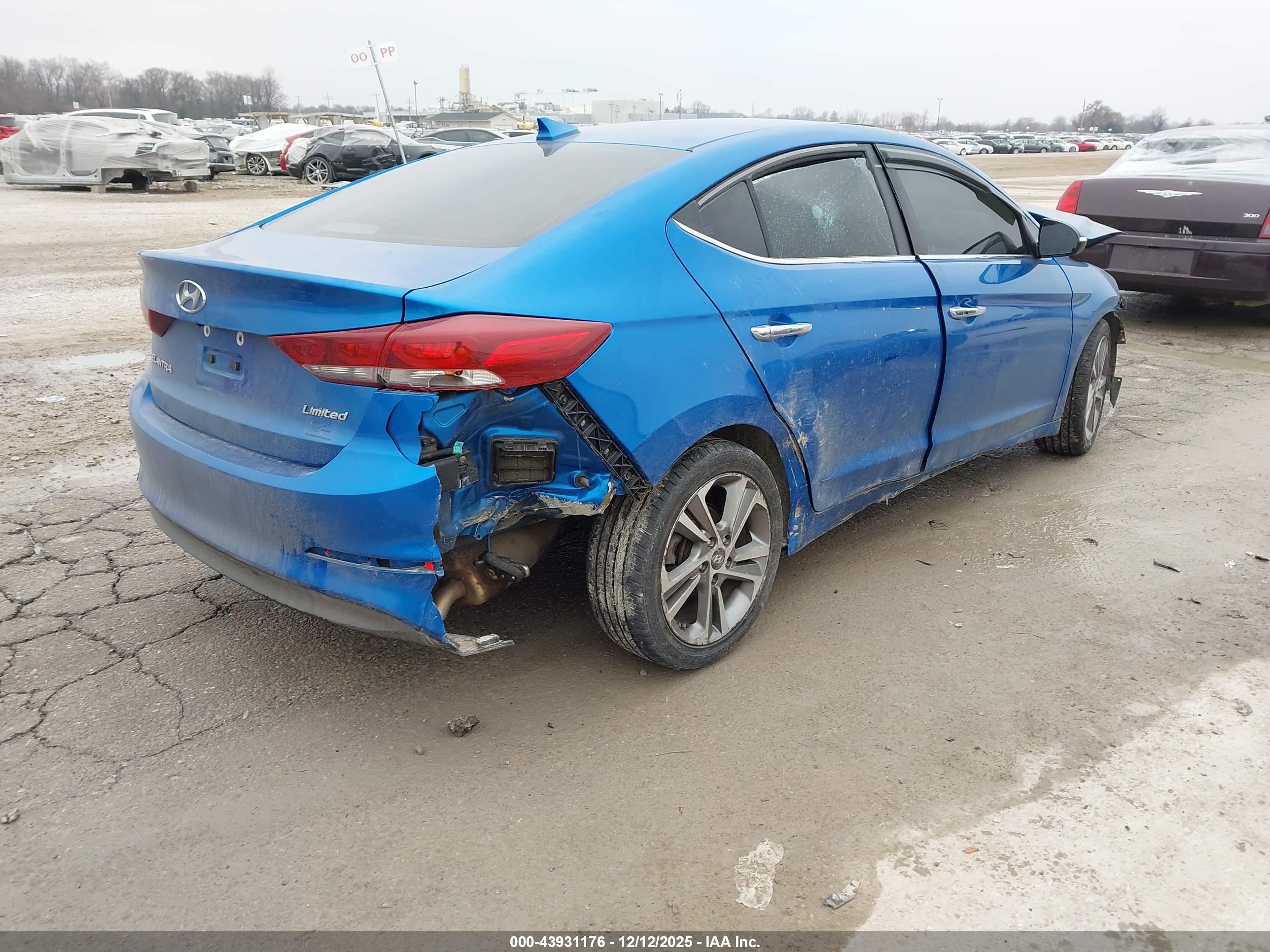 HYUNDAI ELANTRA image 4
