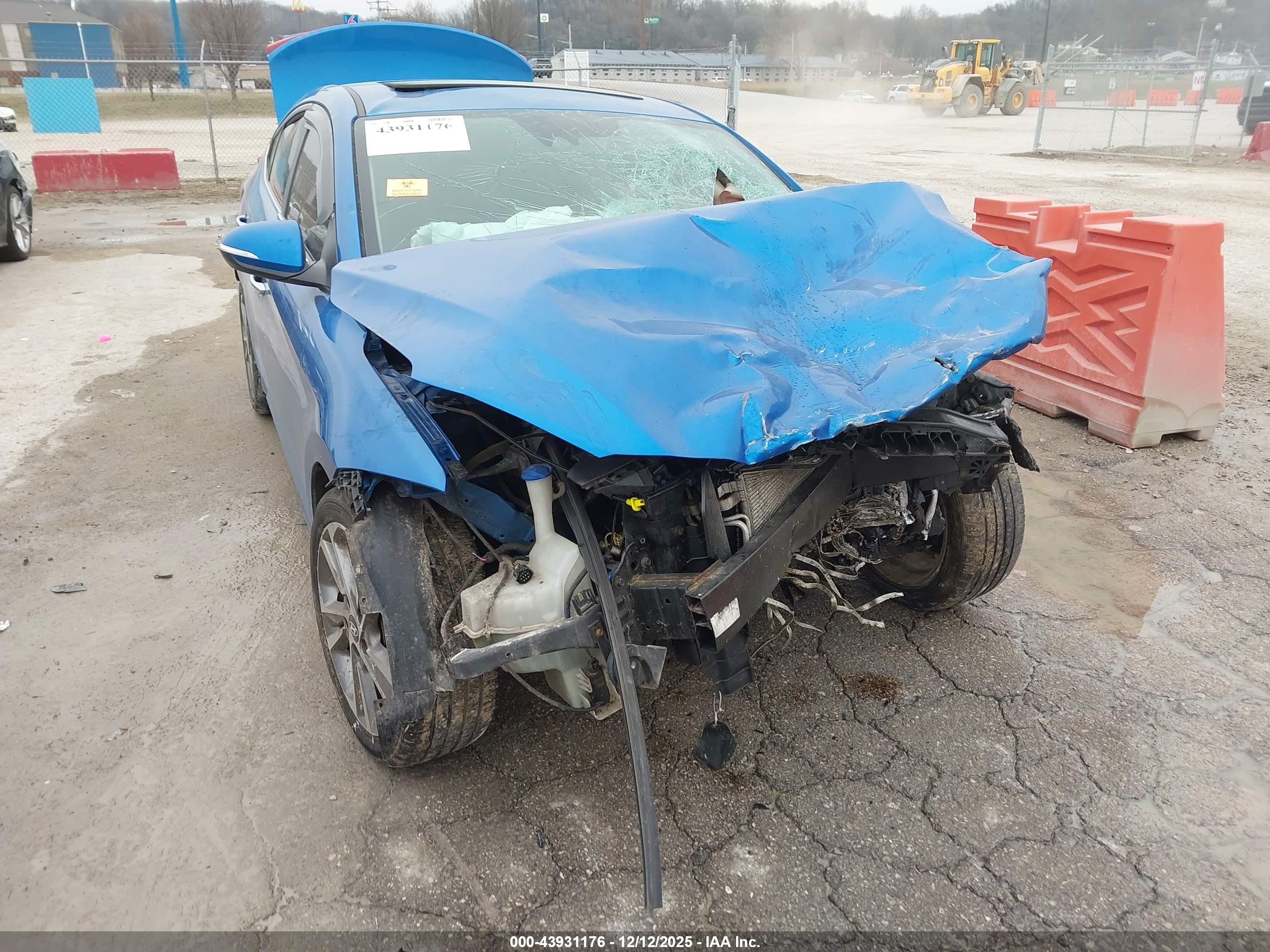 HYUNDAI ELANTRA image 6