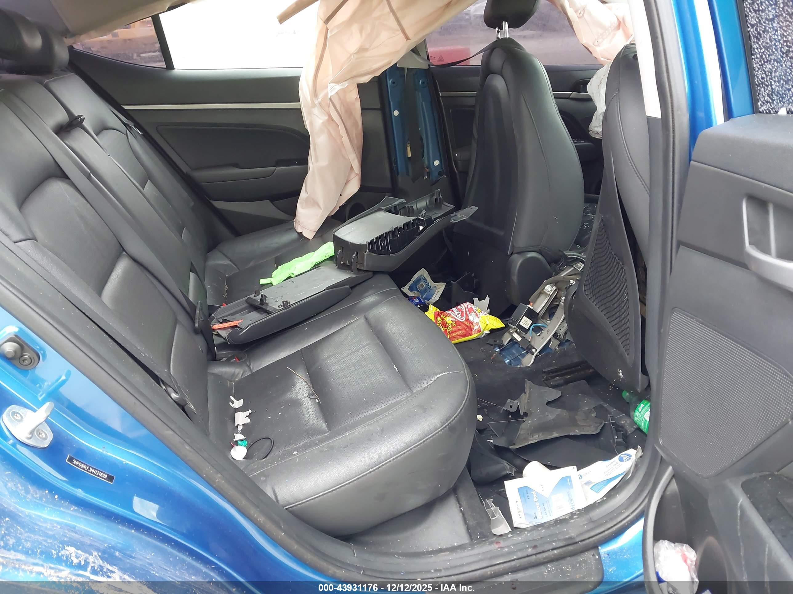 HYUNDAI ELANTRA image 8