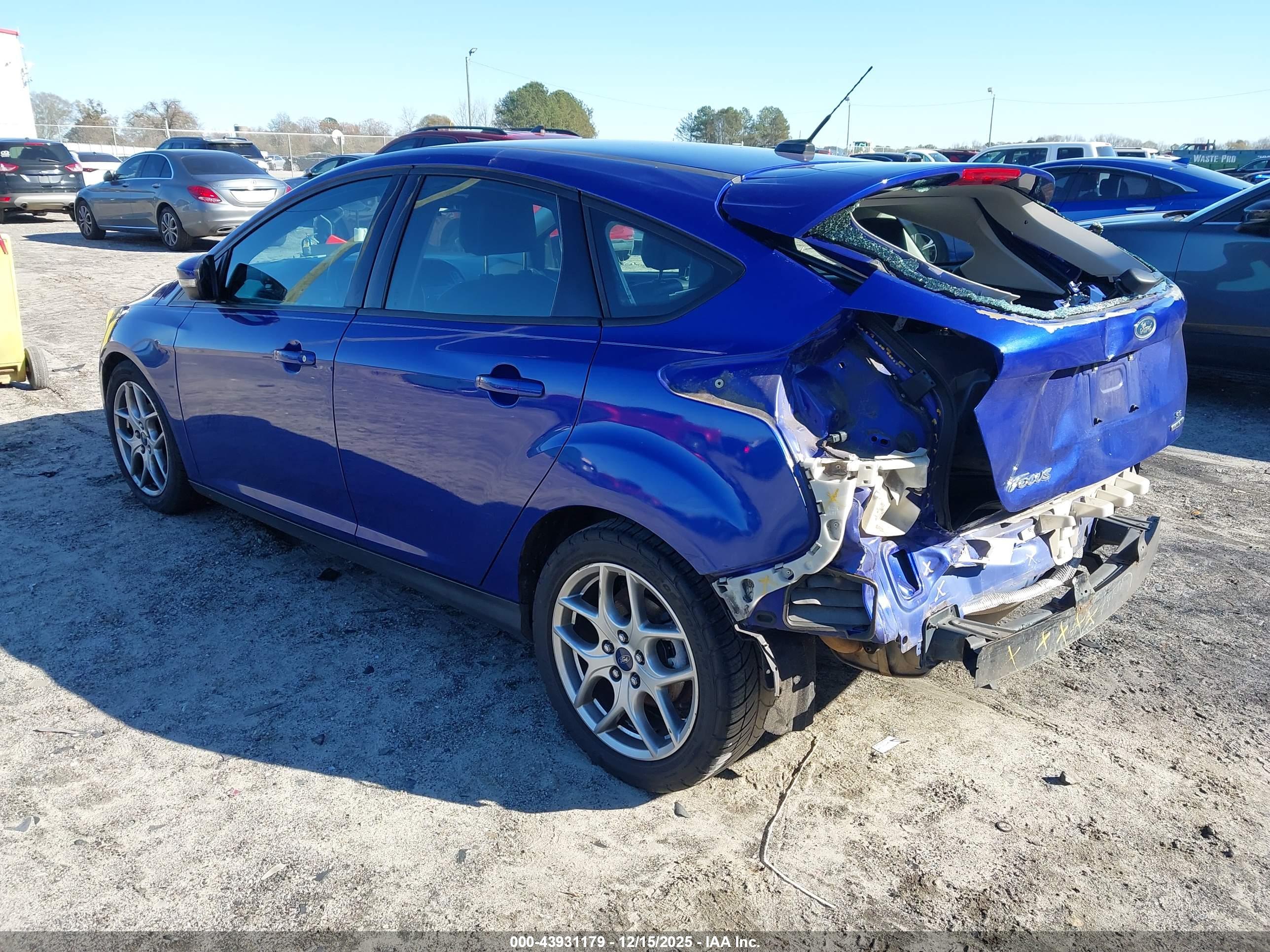 FORD FOCUS image 3