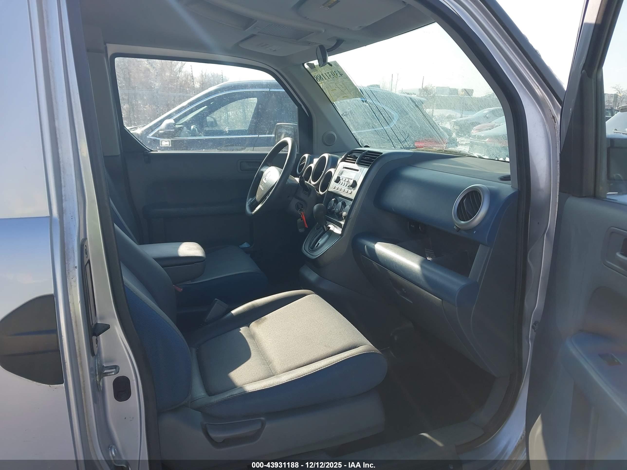 HONDA ELEMENT image 5