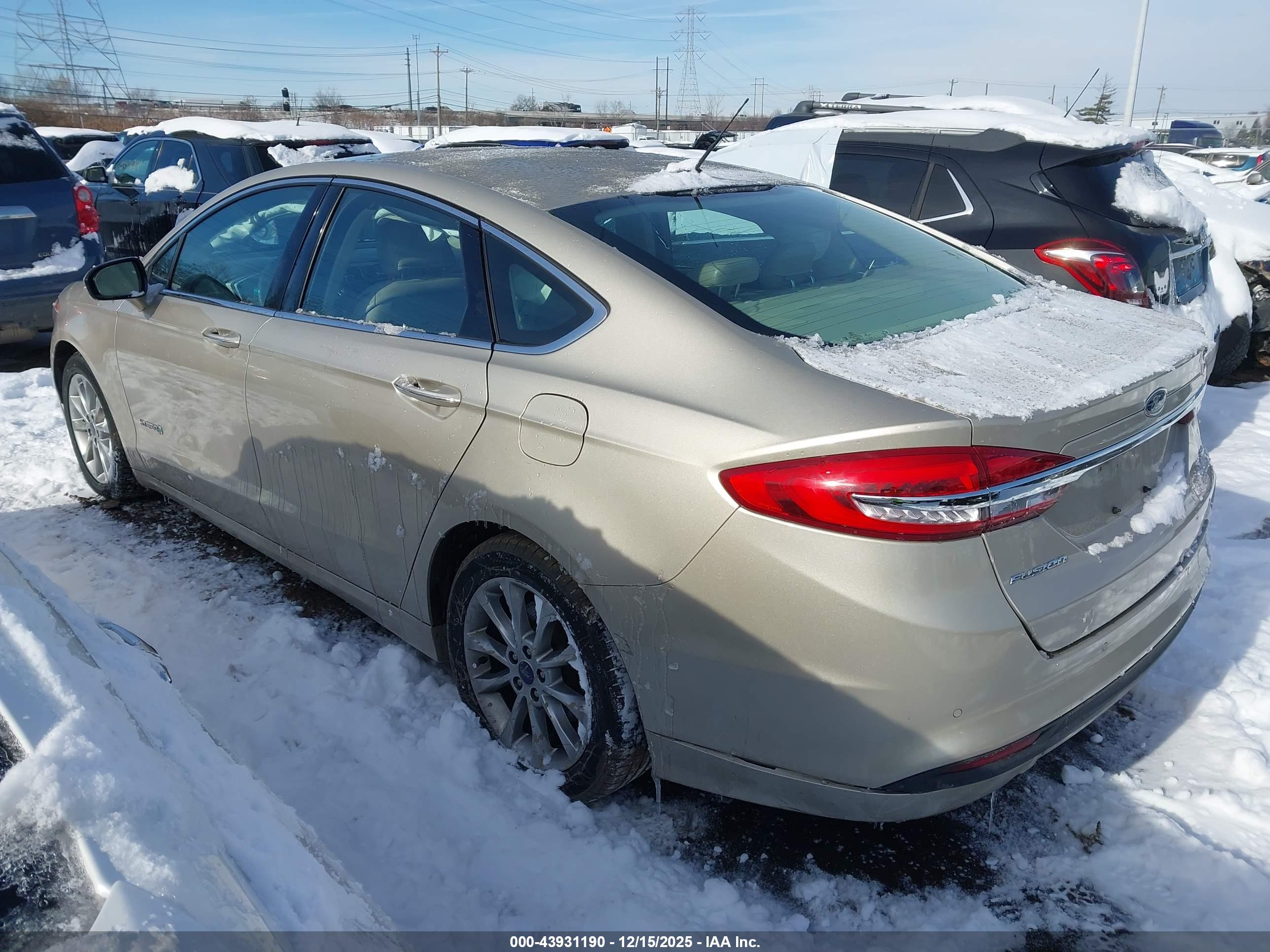 FORD FUSION image 3