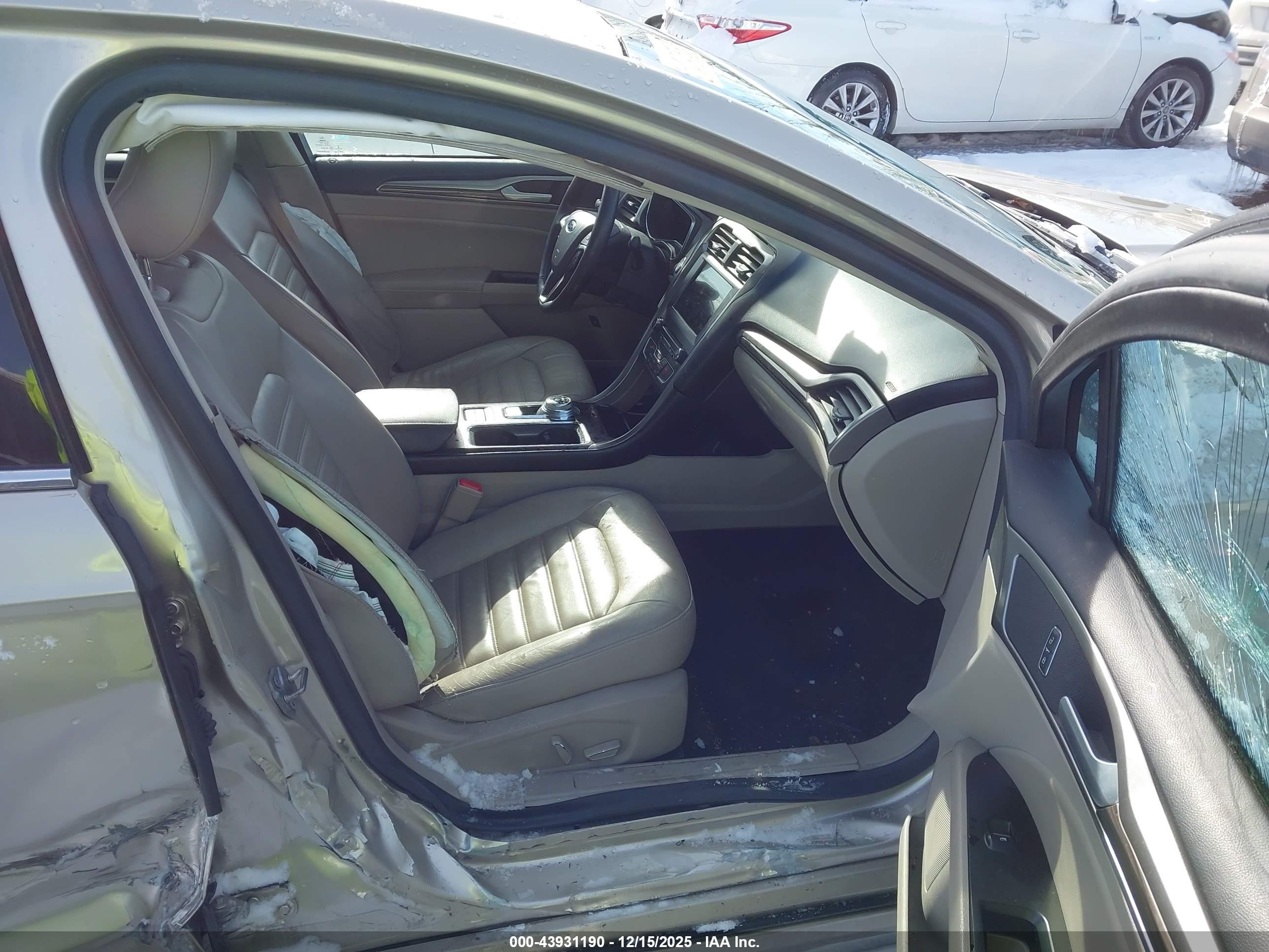 FORD FUSION image 5
