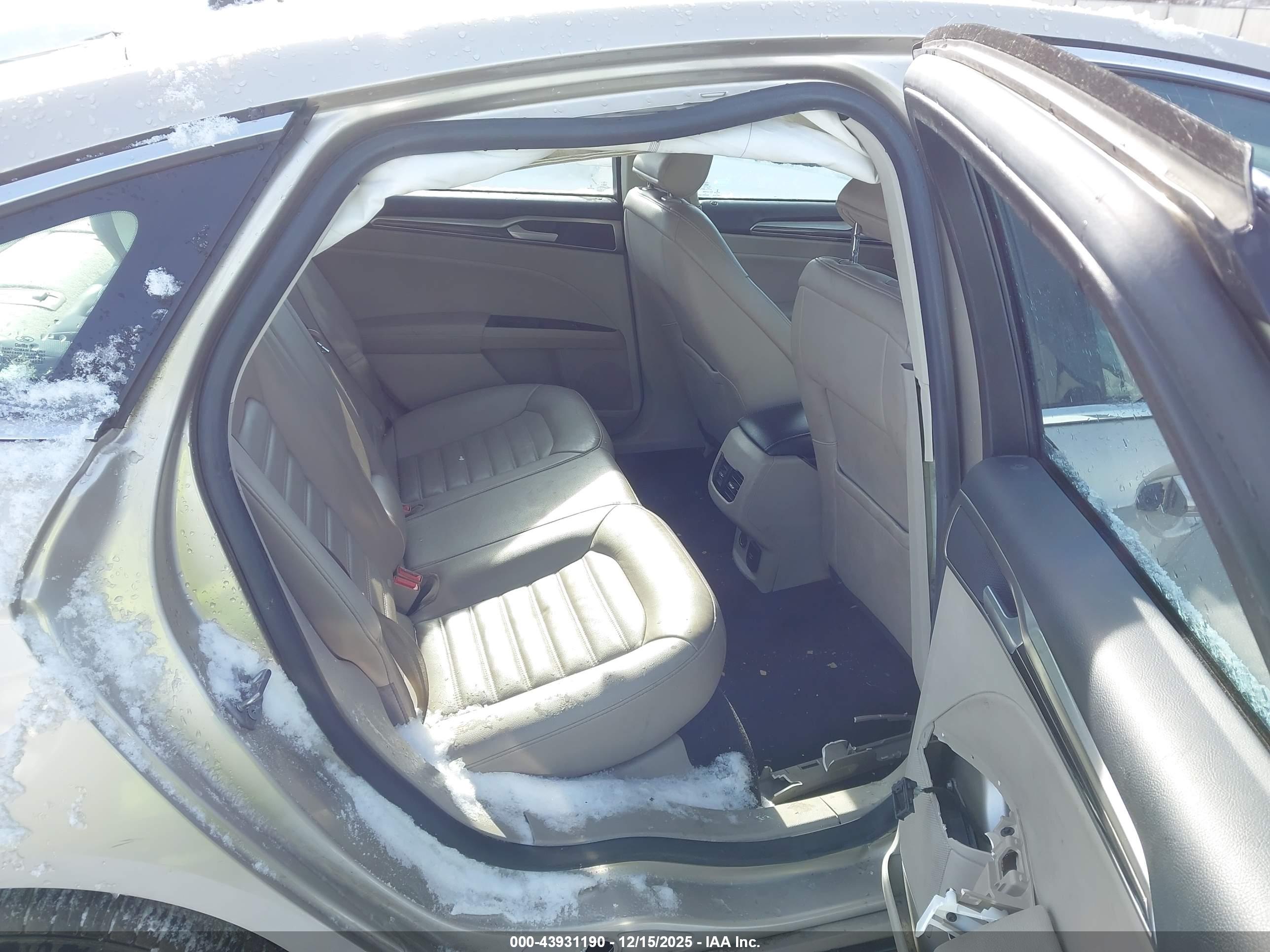 FORD FUSION image 8
