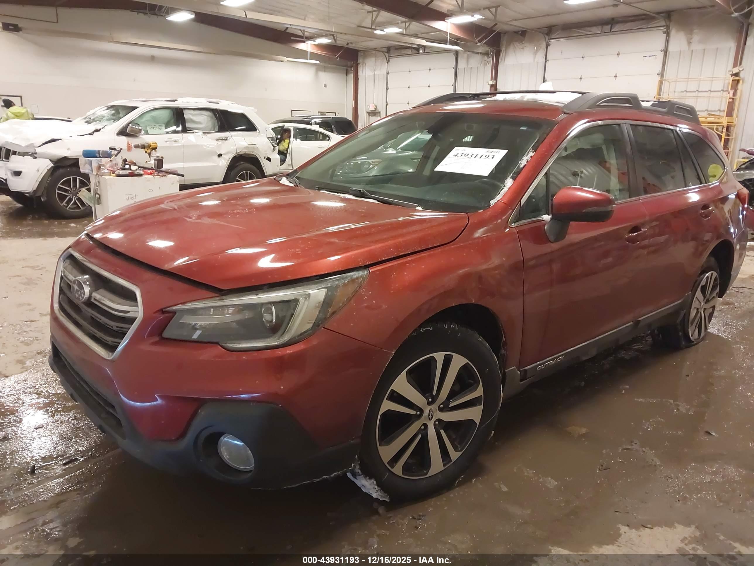 SUBARU OUTBACK image 2