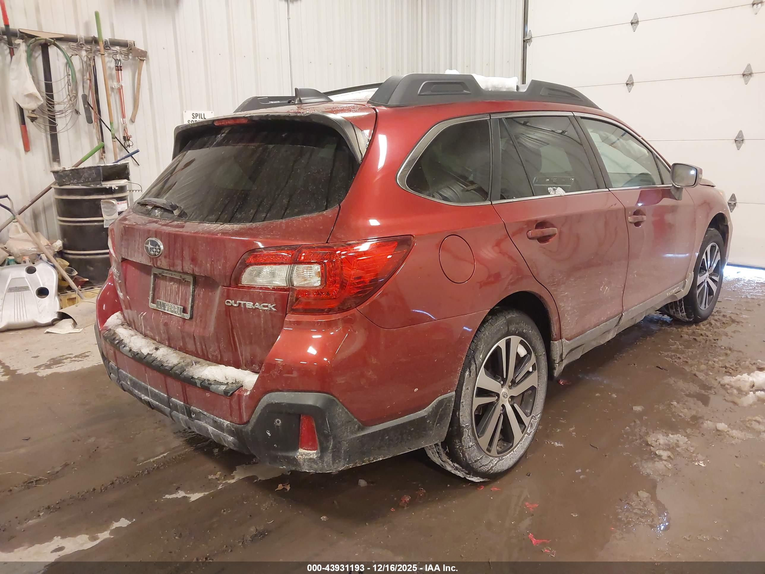 SUBARU OUTBACK image 4