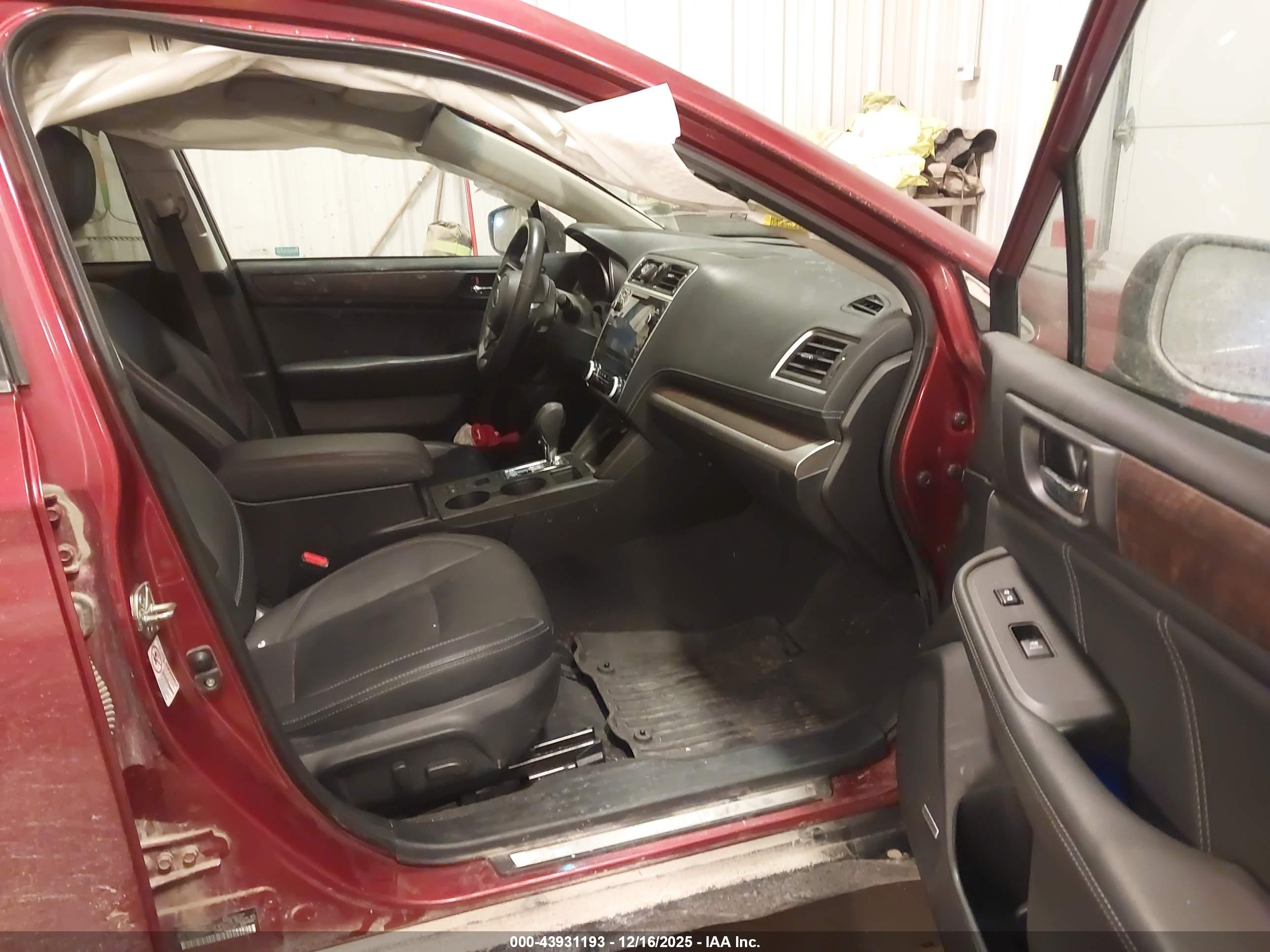 SUBARU OUTBACK image 5