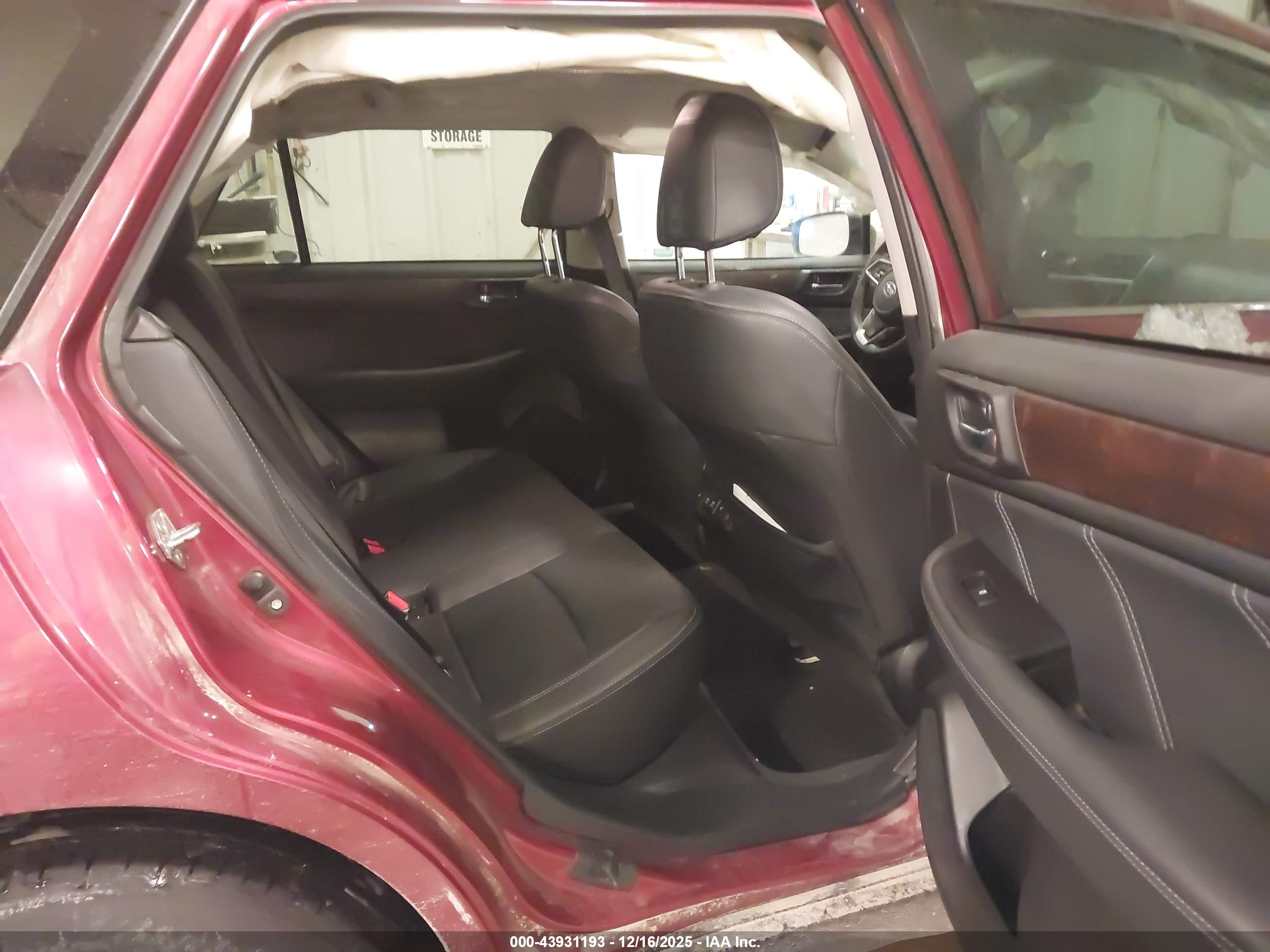 SUBARU OUTBACK image 8