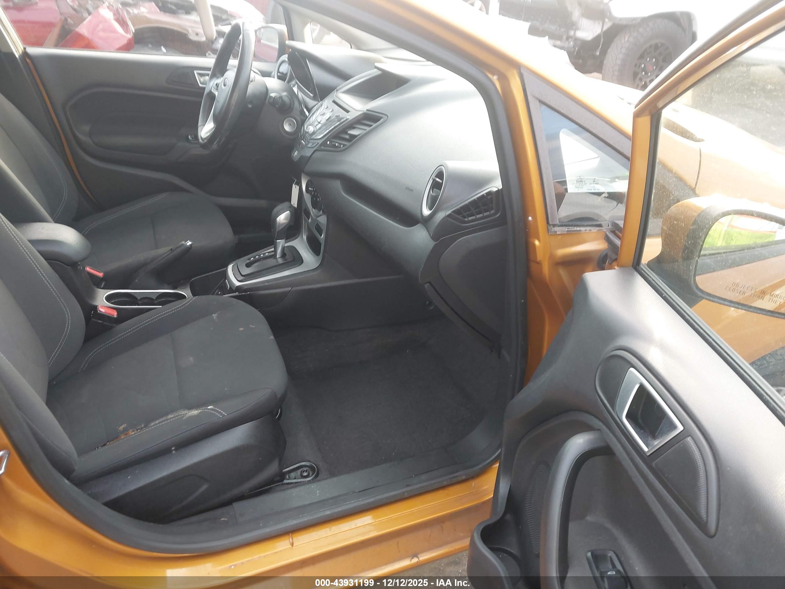 FORD FIESTA image 5