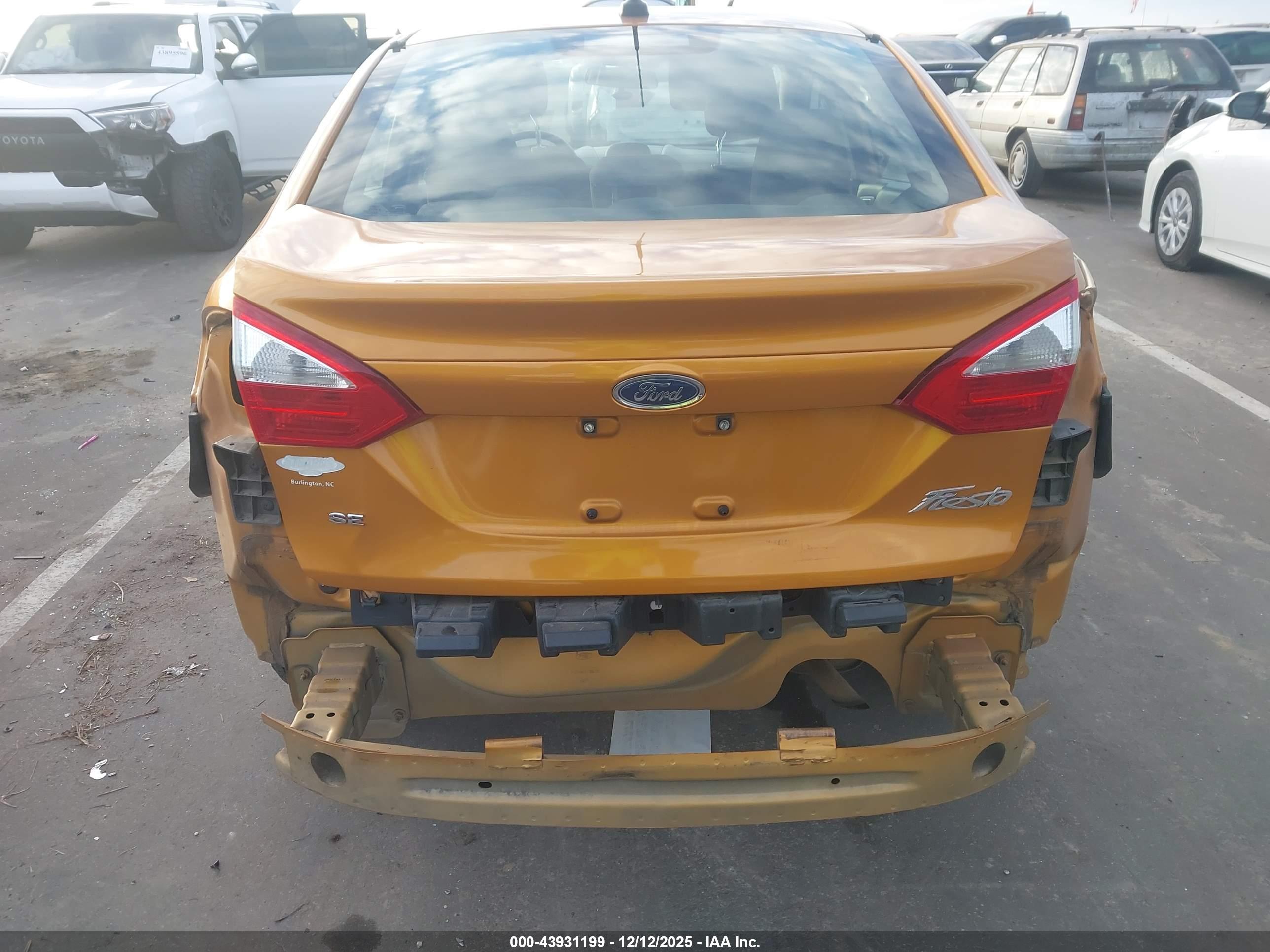 FORD FIESTA image 6
