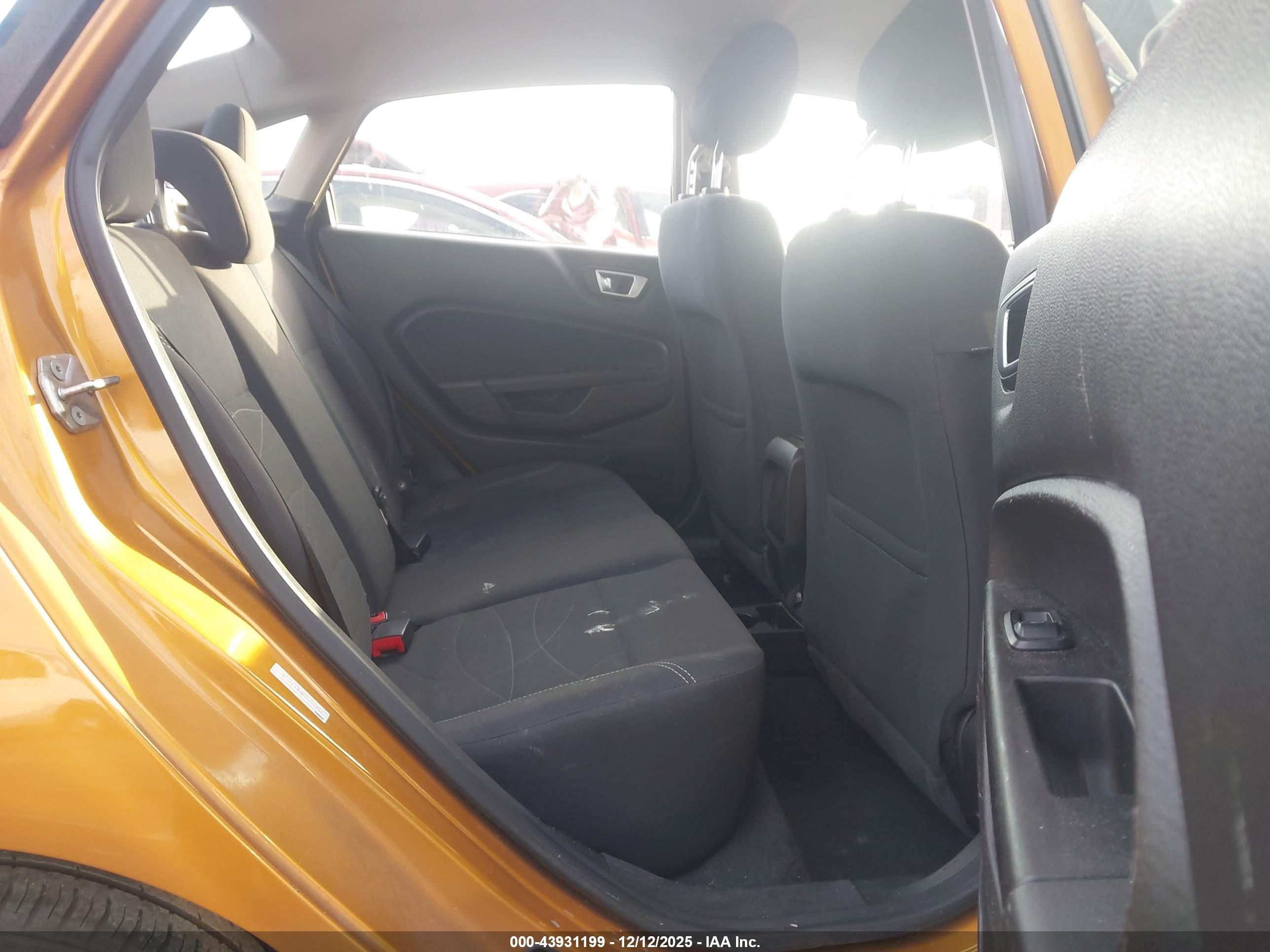 FORD FIESTA image 8