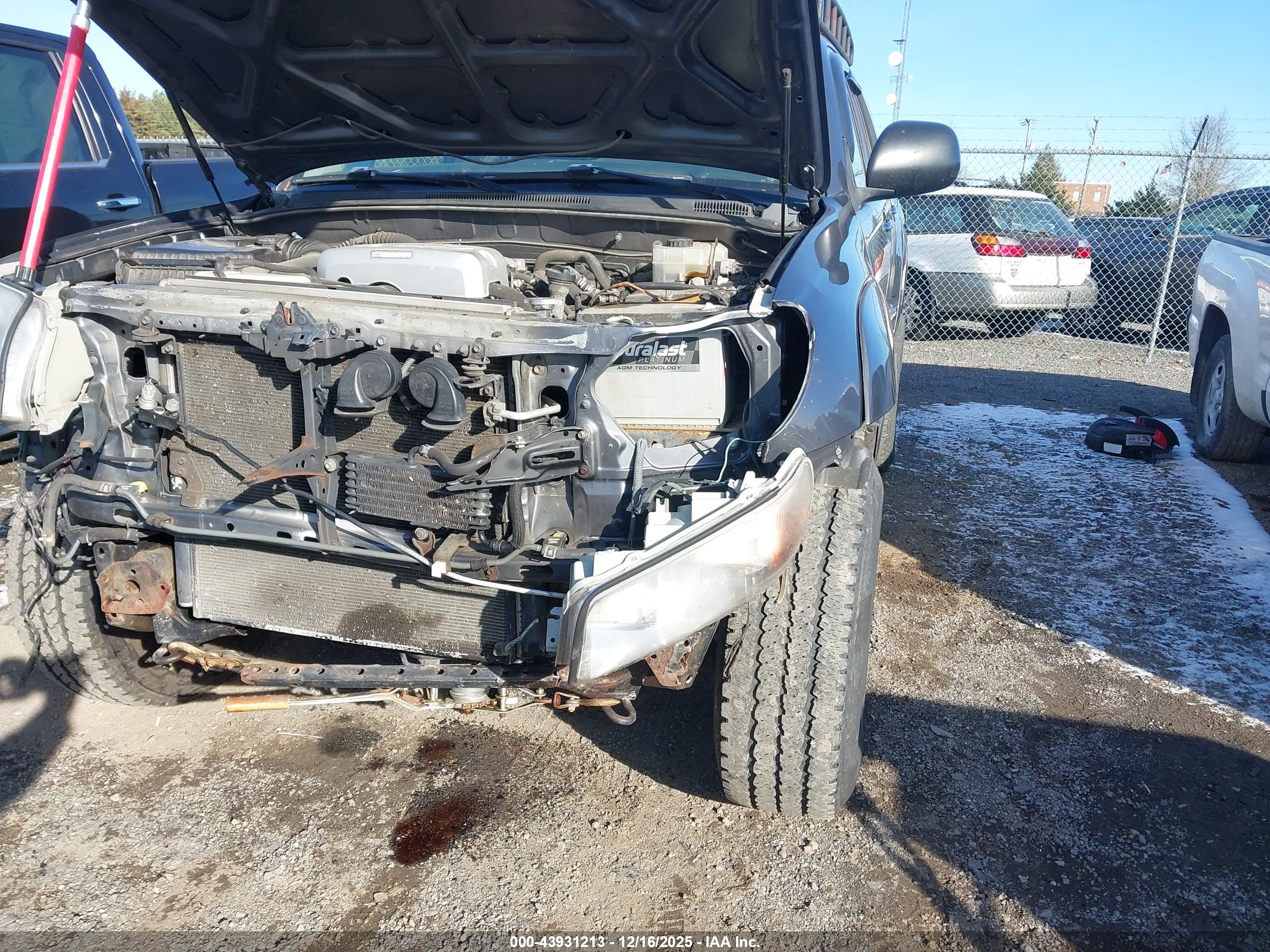 TOYOTA 4RUNNER image 6