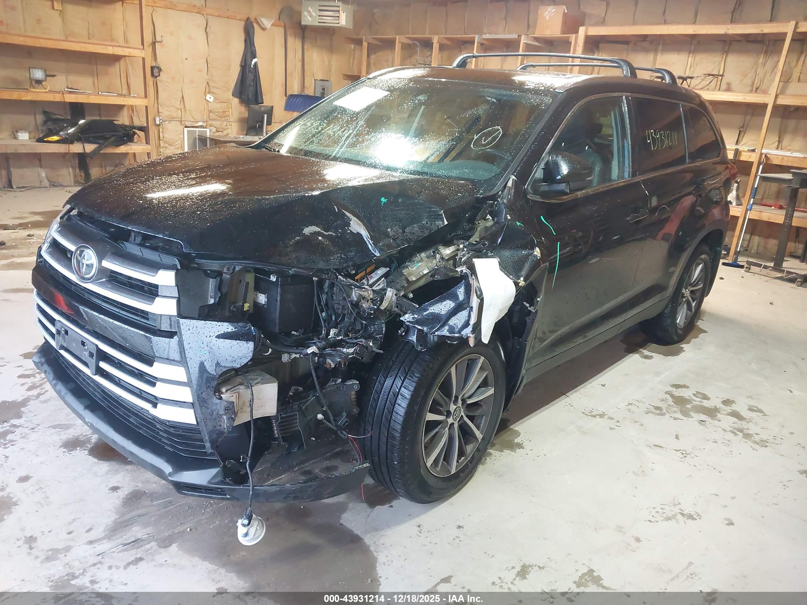 TOYOTA HIGHLANDER image 2