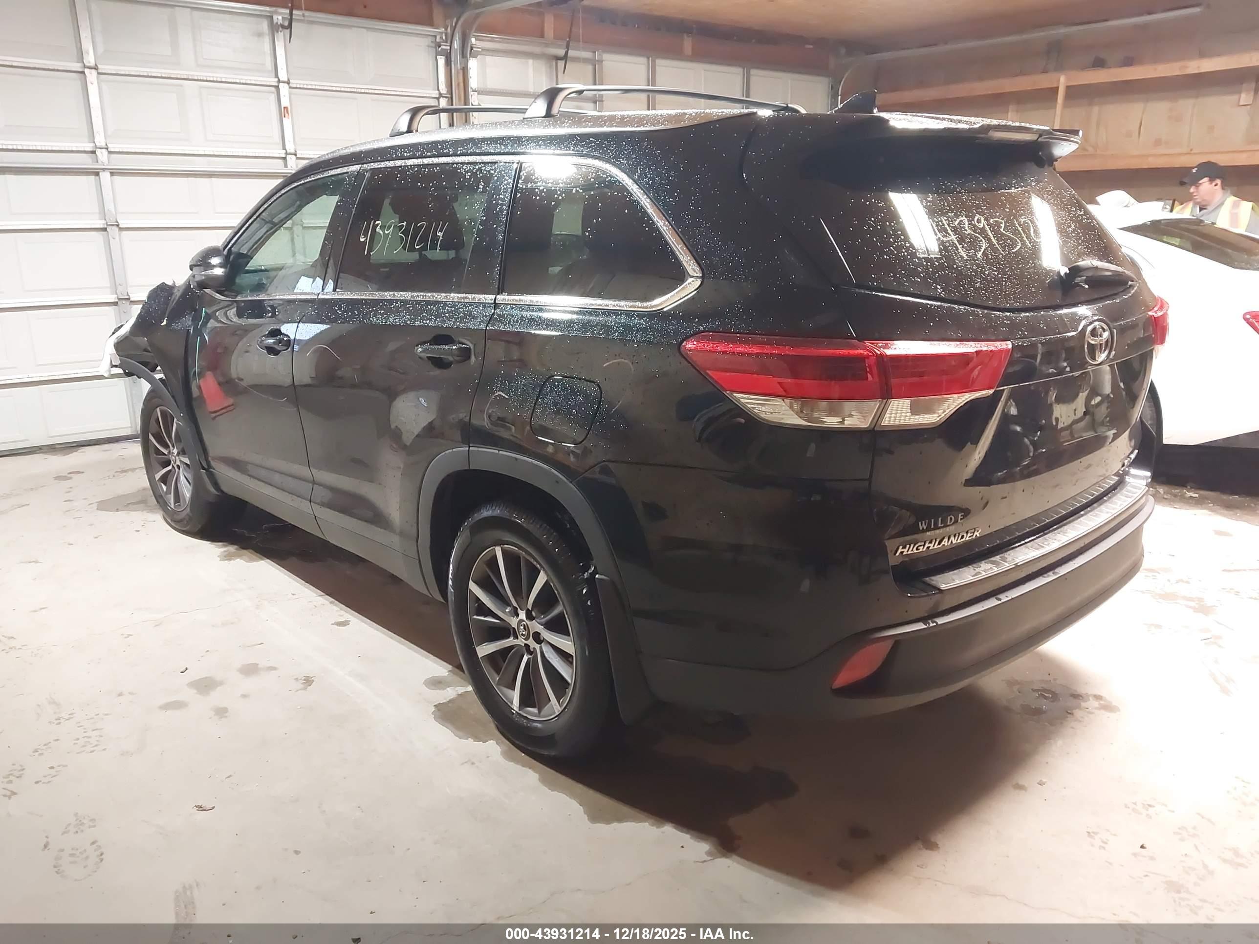 TOYOTA HIGHLANDER image 3