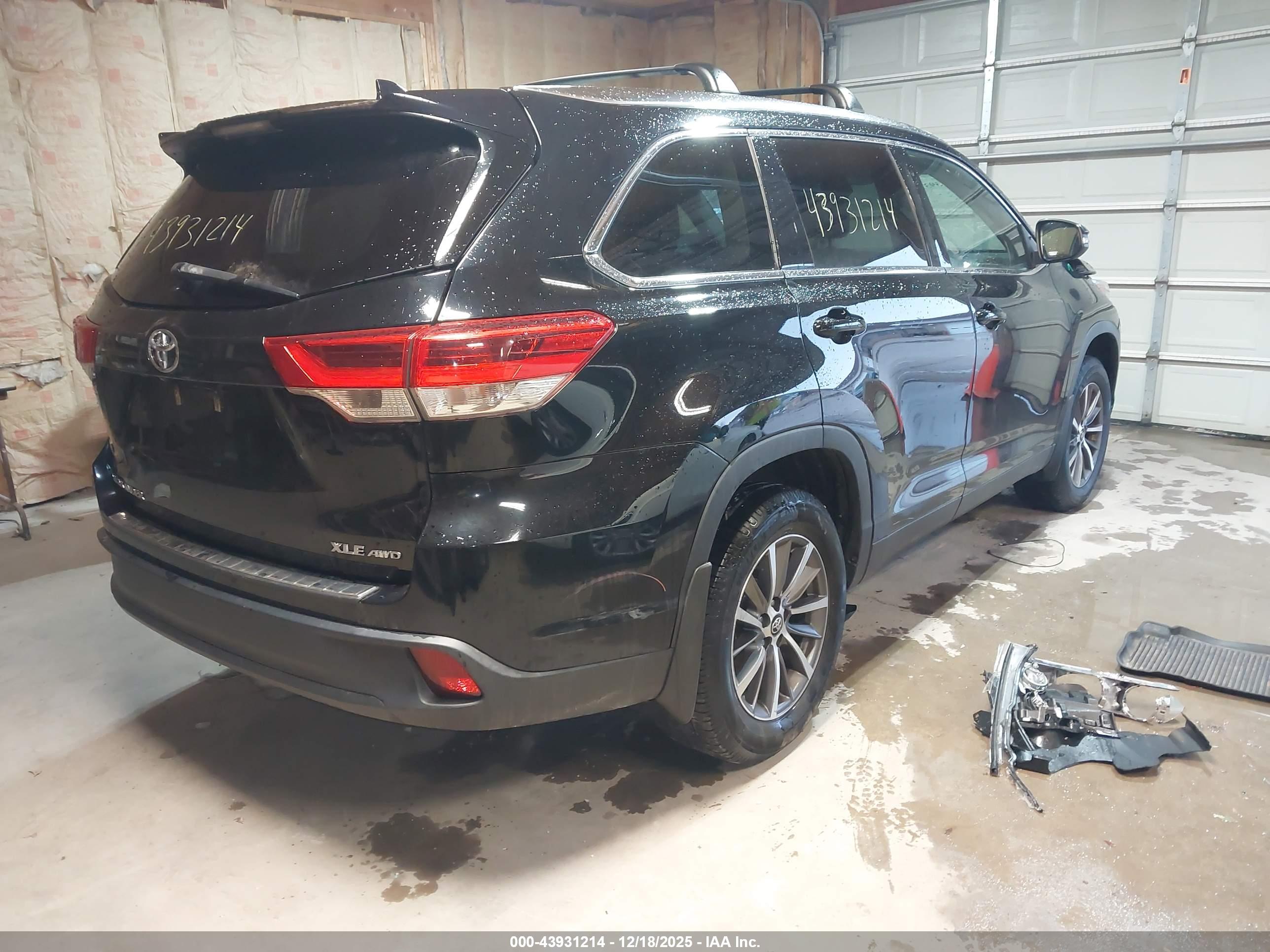 TOYOTA HIGHLANDER image 4
