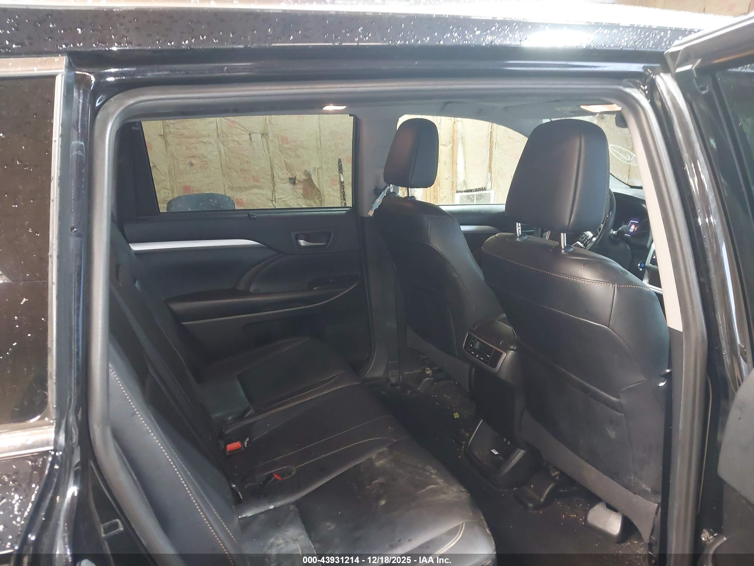 TOYOTA HIGHLANDER image 8