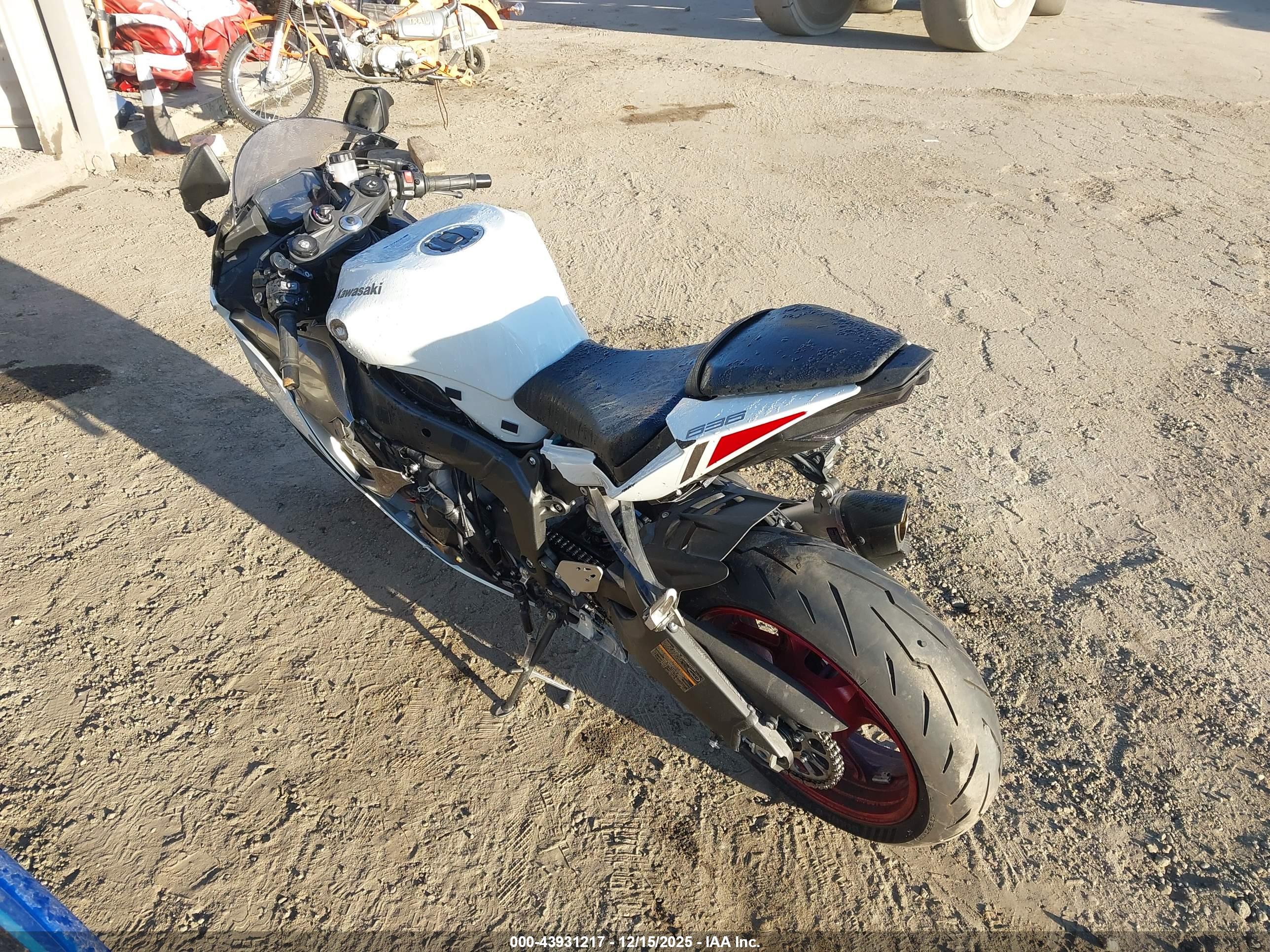 KAWASAKI ZX636 image 3