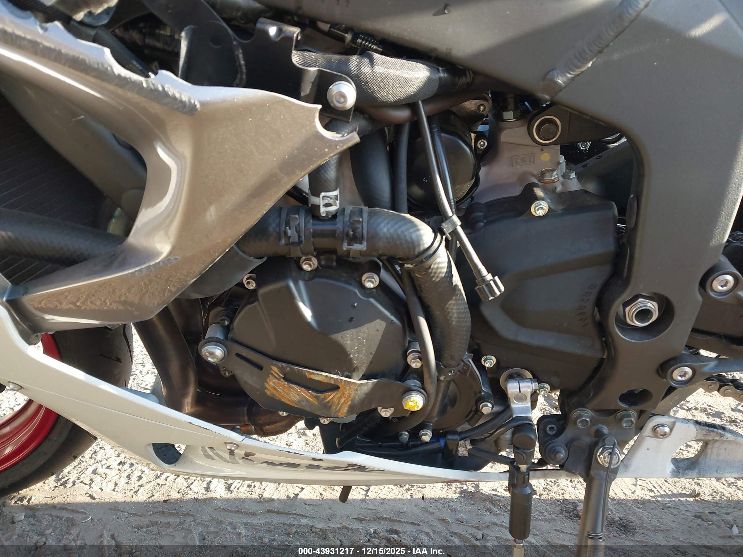 KAWASAKI ZX636 image 9