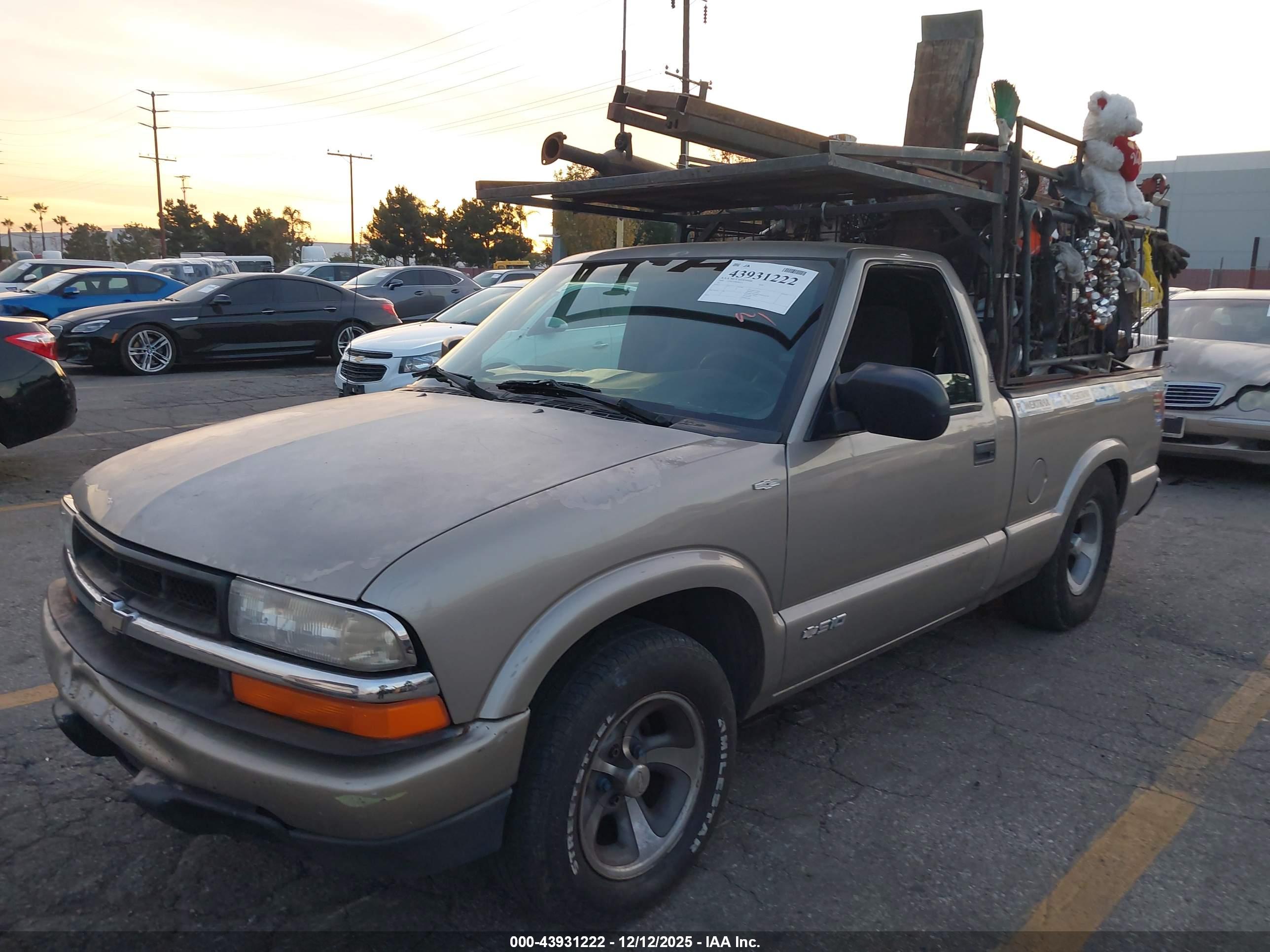 CHEVROLET S-10 image 2