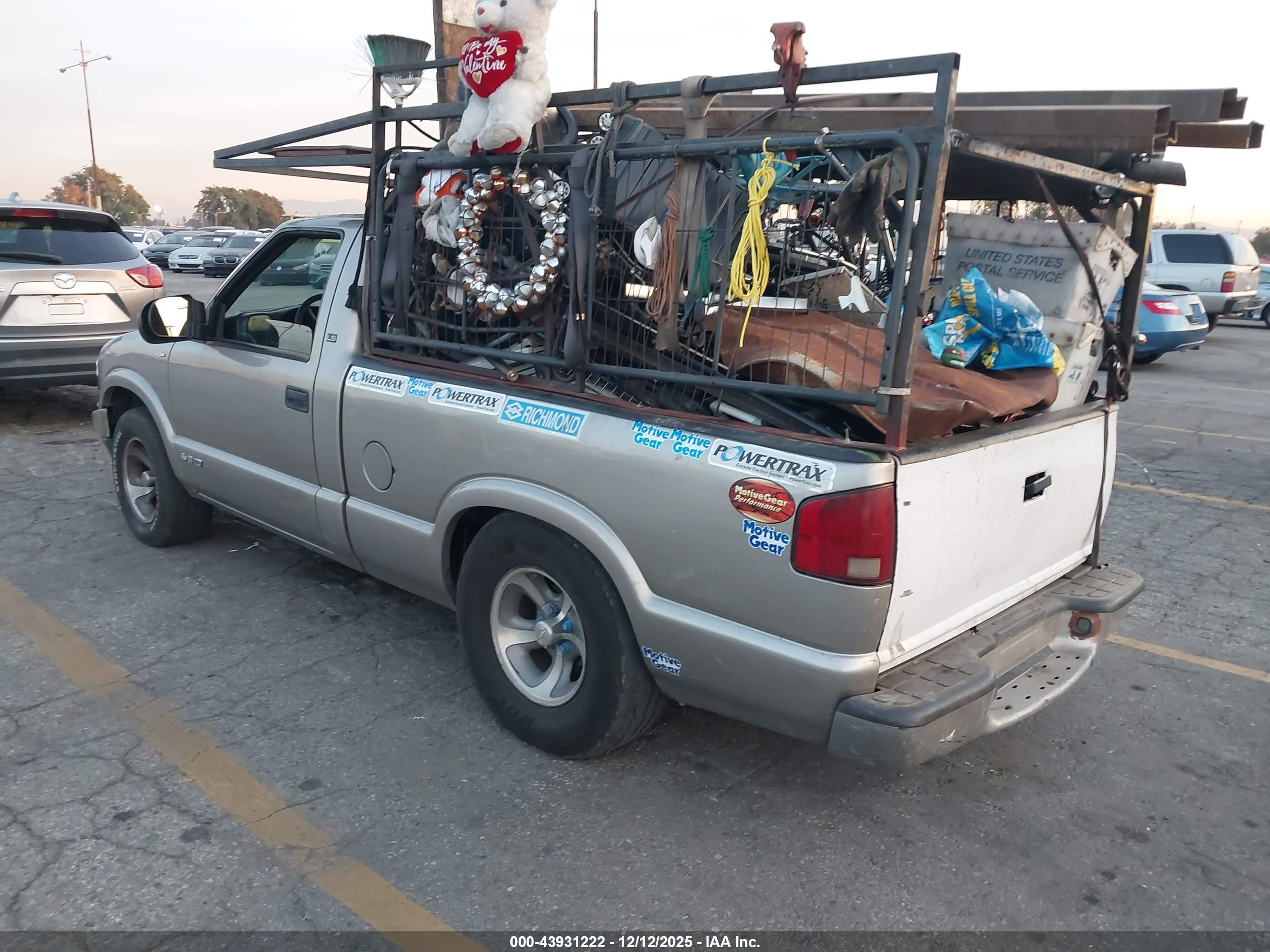 CHEVROLET S-10 image 3