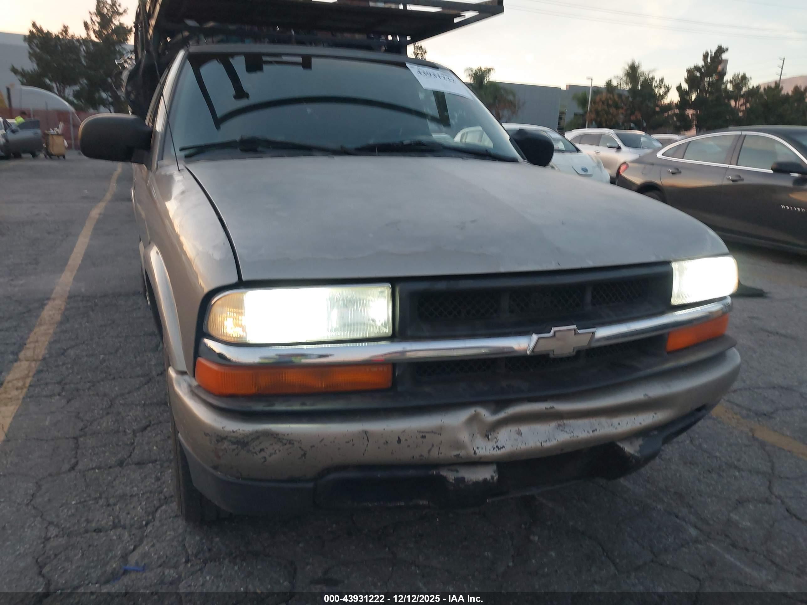 CHEVROLET S-10 image 6
