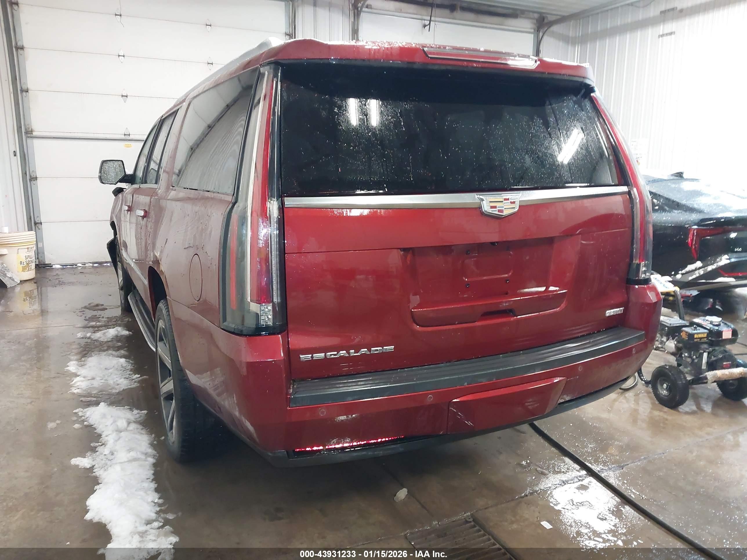 CADILLAC ESCALADE image 3