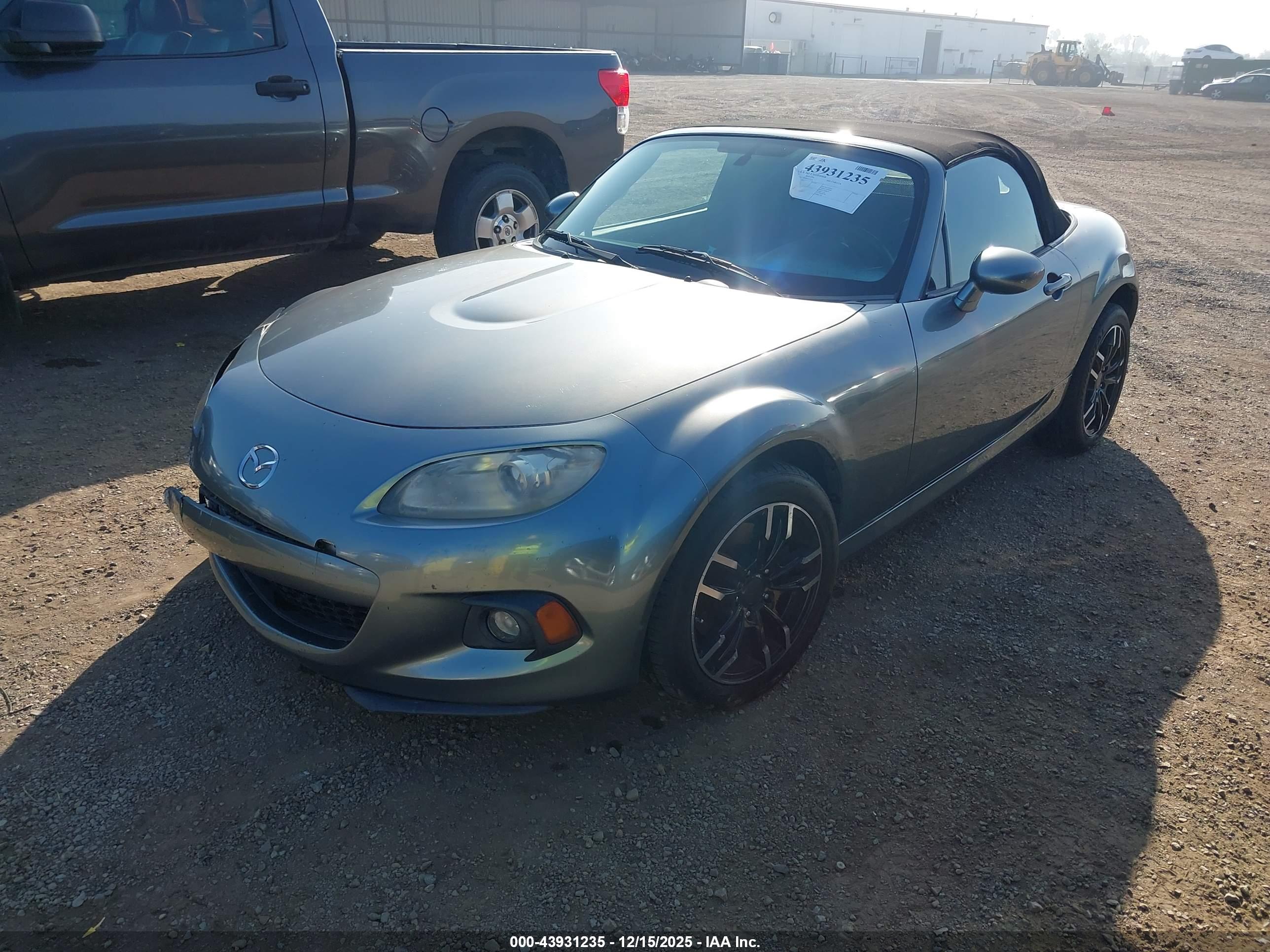 MAZDA MX-5 image 2