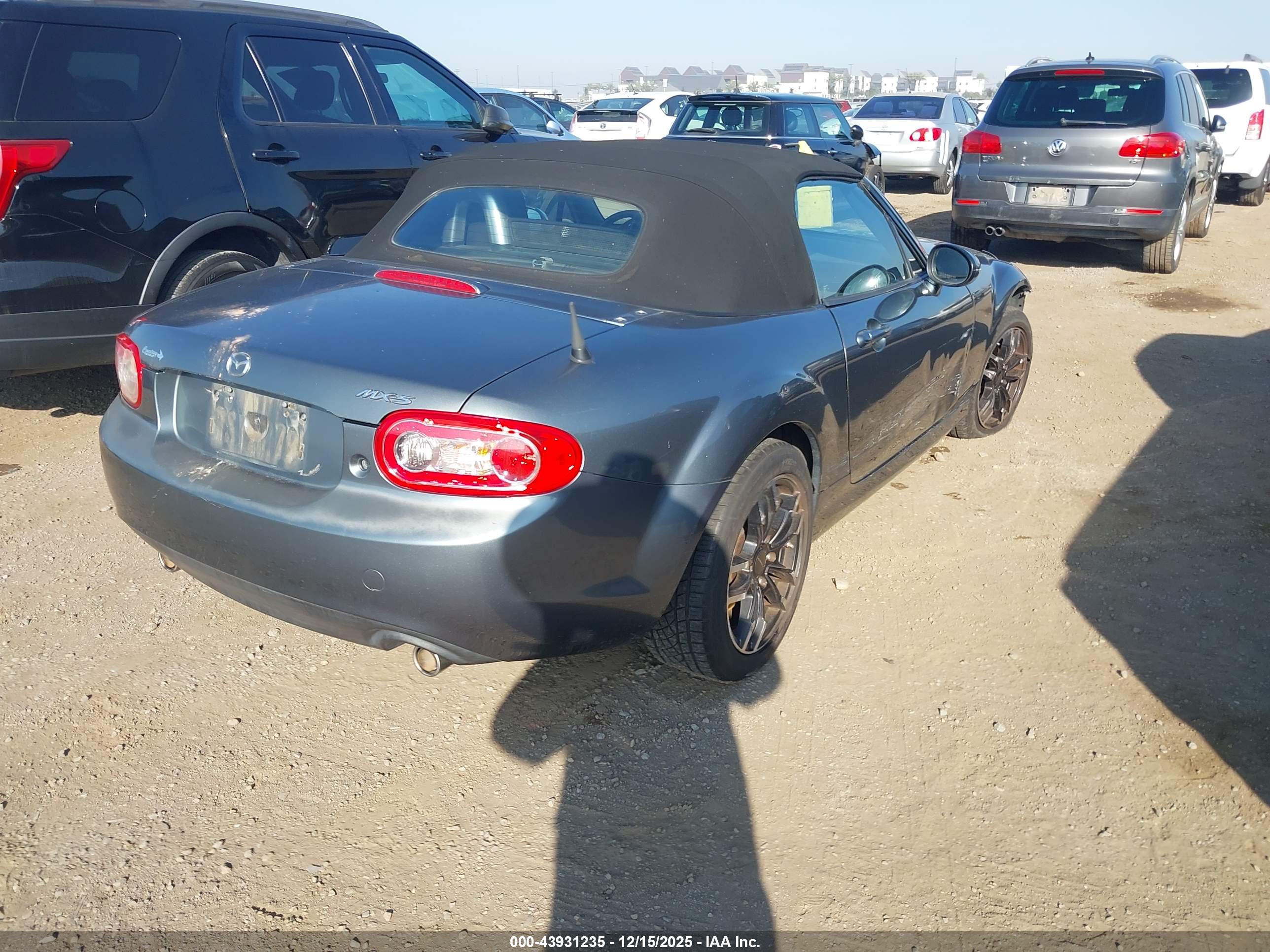 MAZDA MX-5 image 4