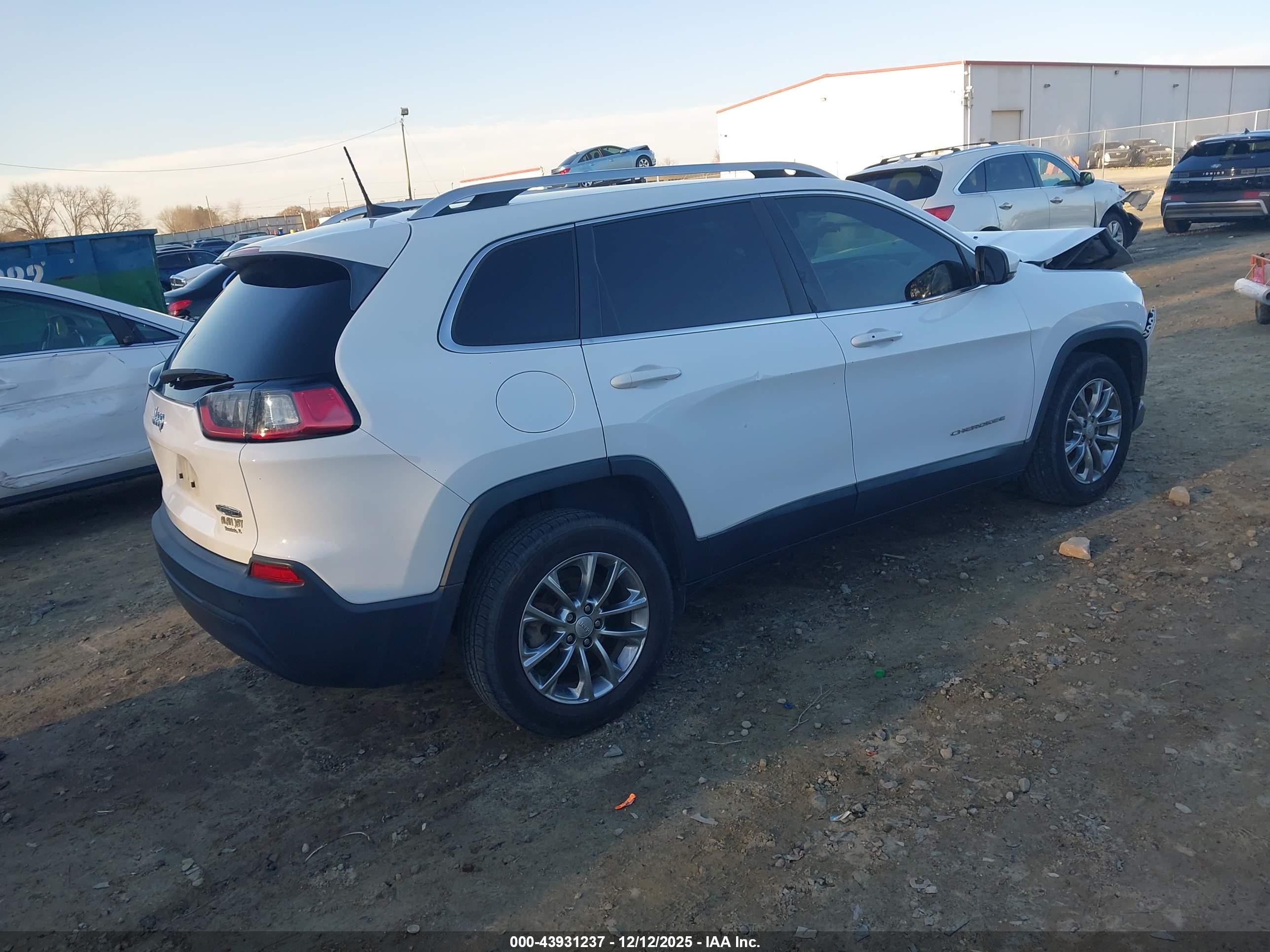 JEEP CHEROKEE image 4