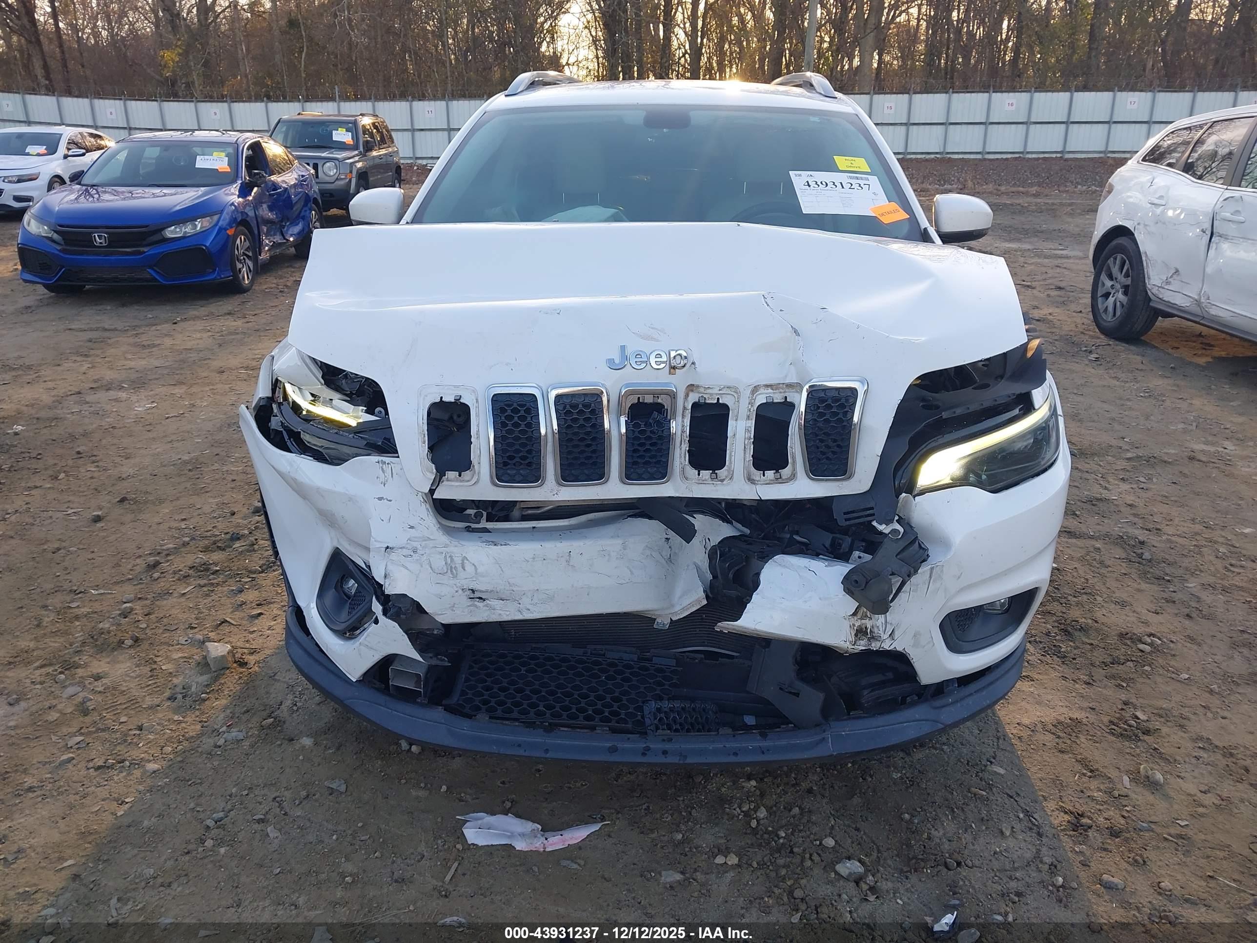 JEEP CHEROKEE image 6
