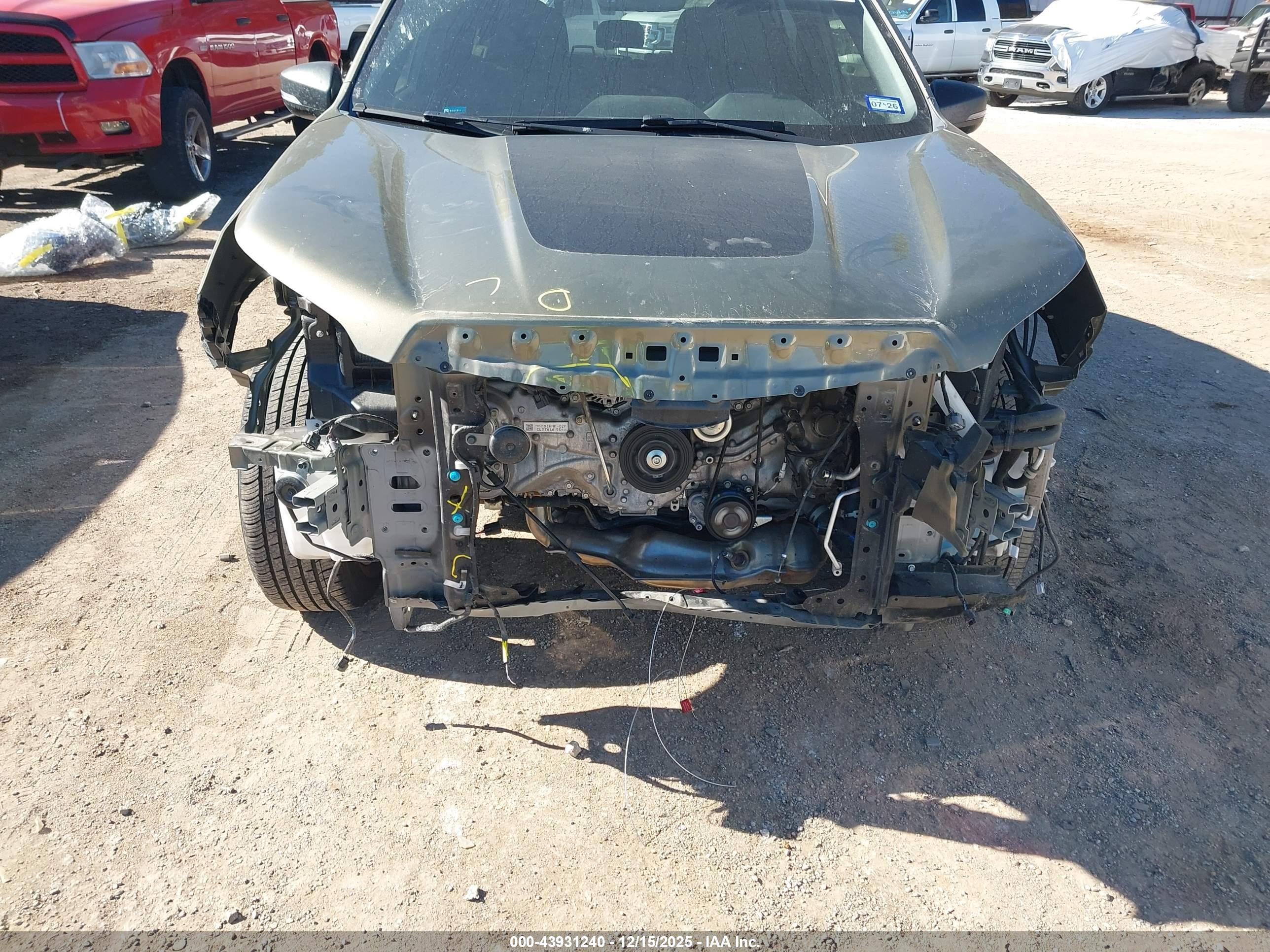 SUBARU FORESTER image 6