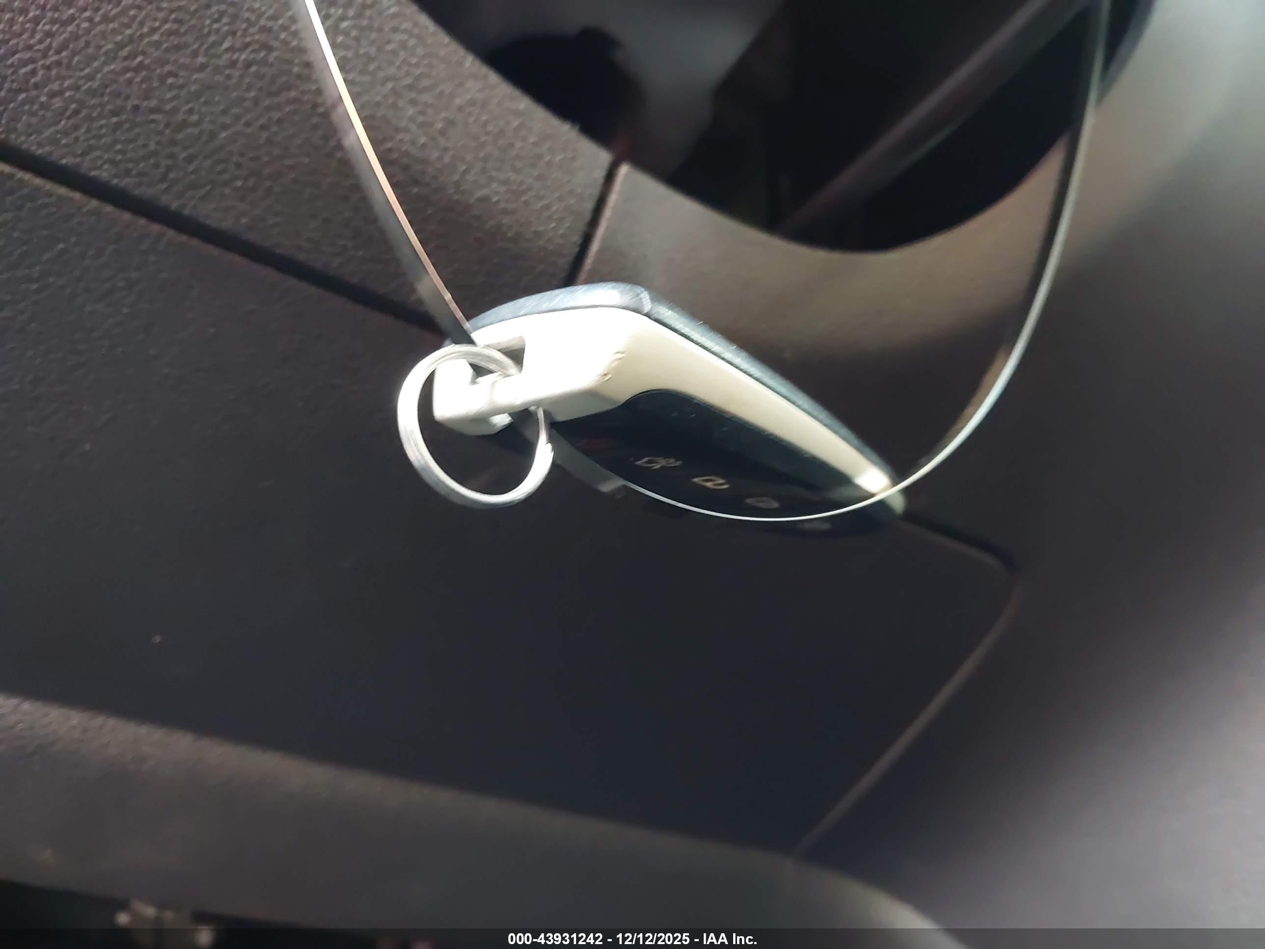 FORD ESCAPE image 11