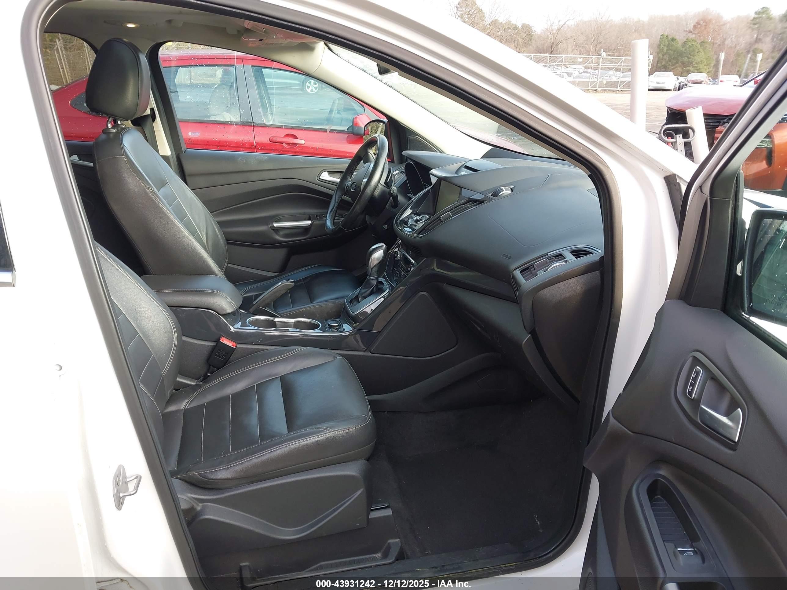 FORD ESCAPE image 5