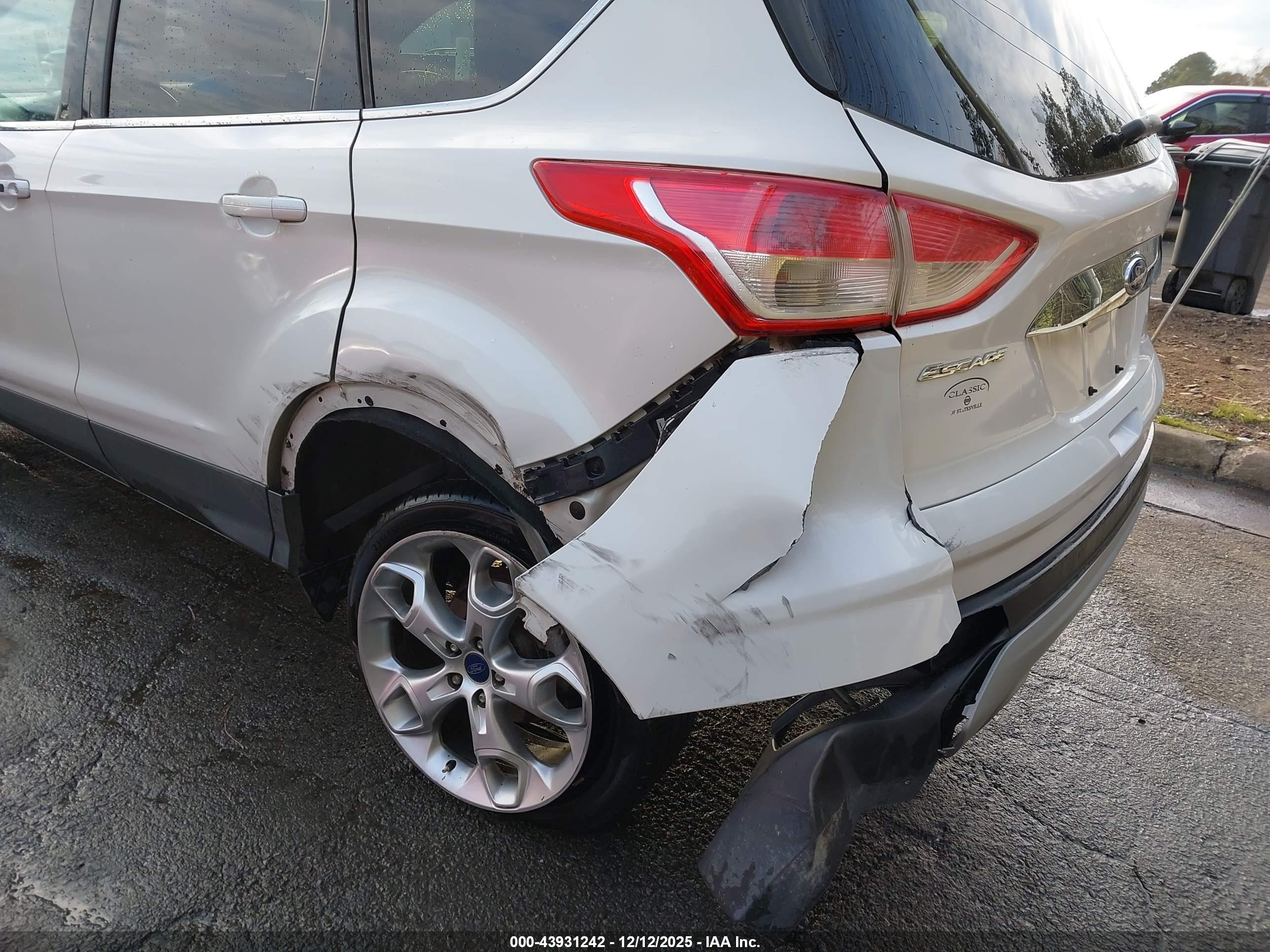 FORD ESCAPE image 6